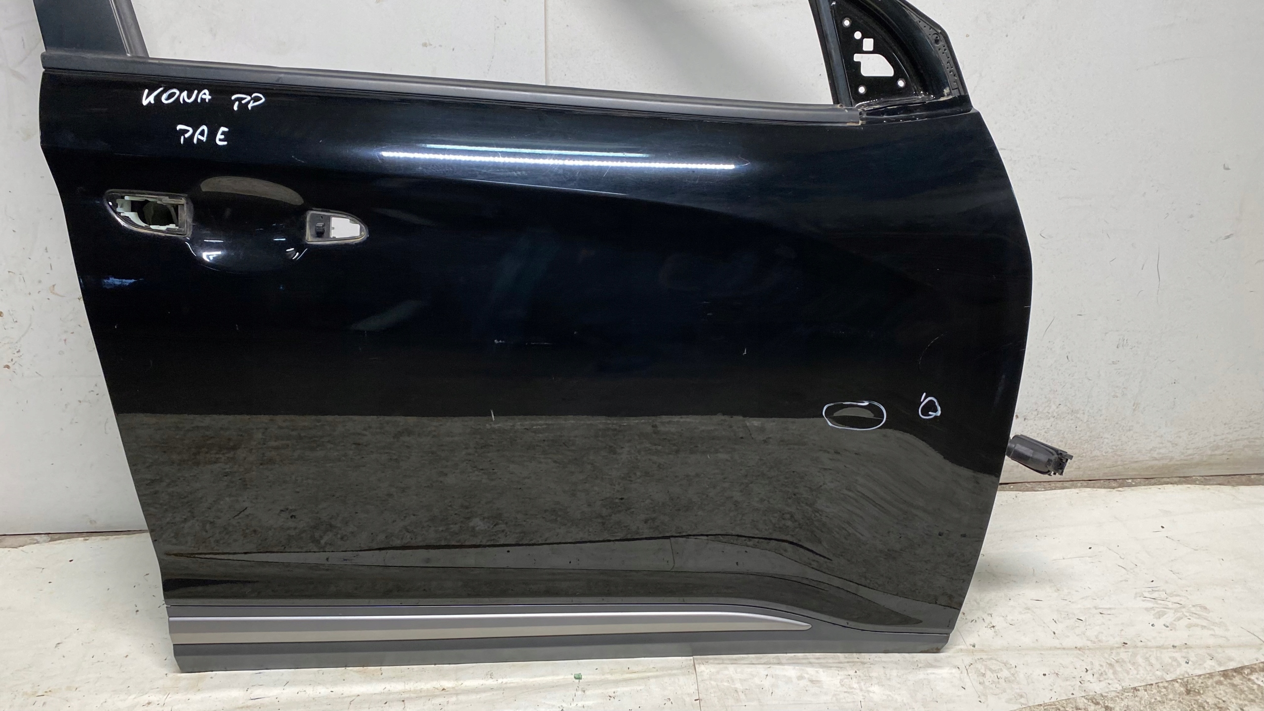 HYUNDAI KONA door right right front front PAE 17-23