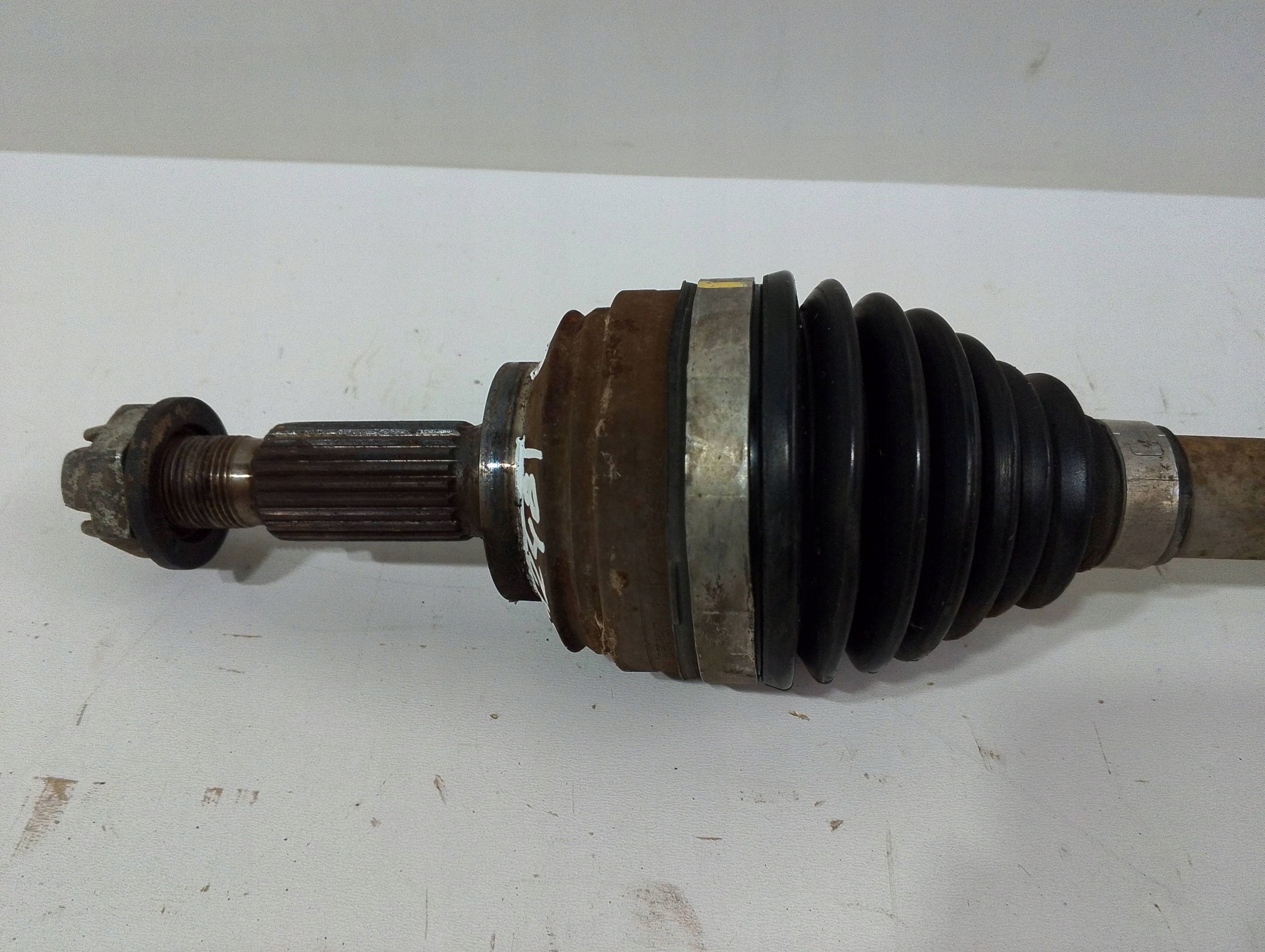 Renault Clio IV 1,5 DCI semi-axis right (A248)