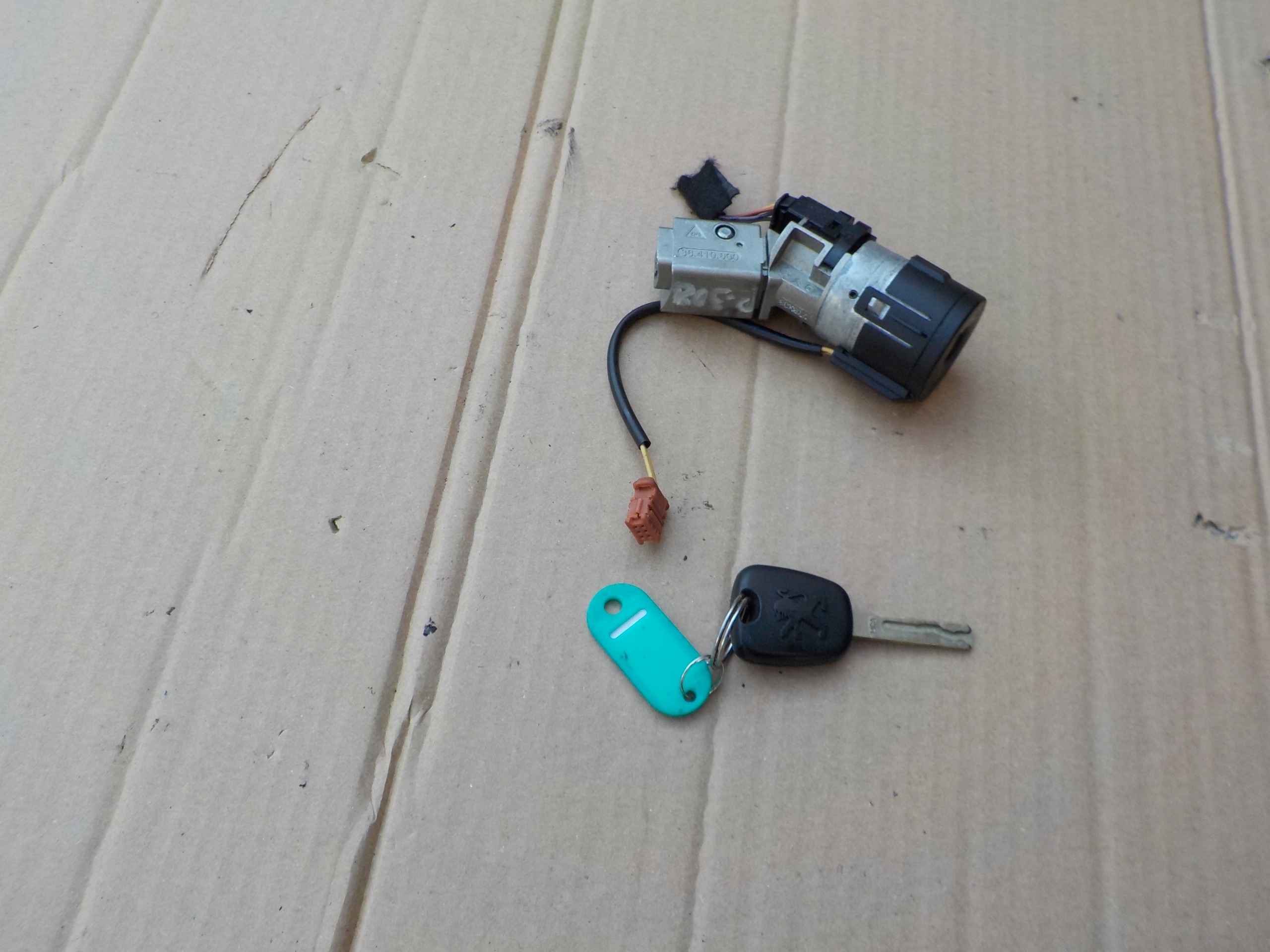ignition key peugeot 308 and T7 2008r