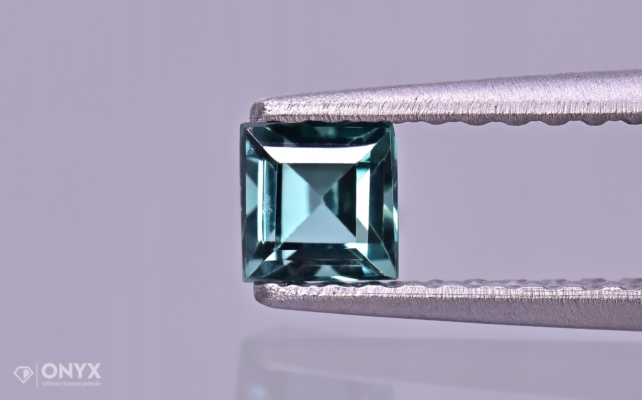 Turmalín fazetovaný čtverec 3,5x3,5 mm