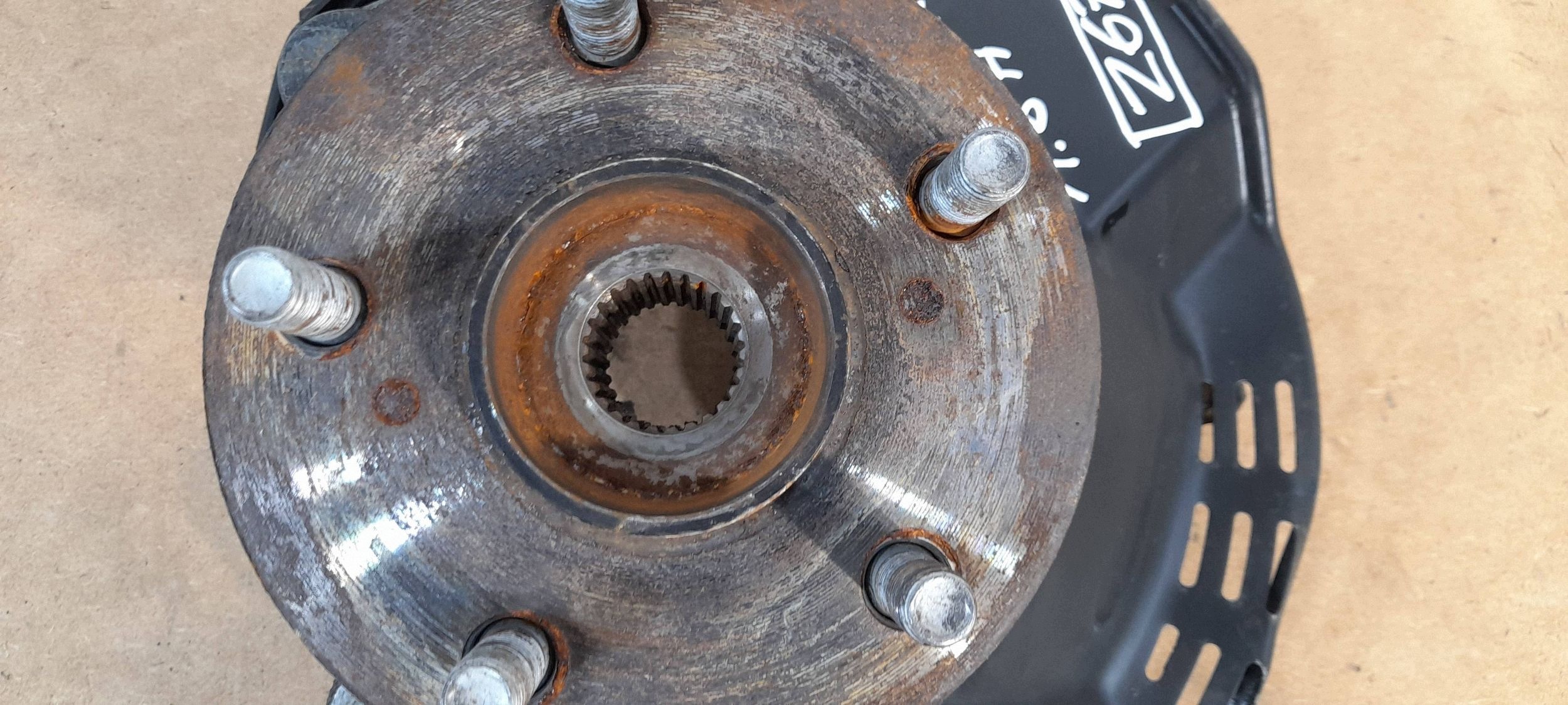 Toyota Corolla E21 1,8 2,0H swing front left 43212024 (Z672)
