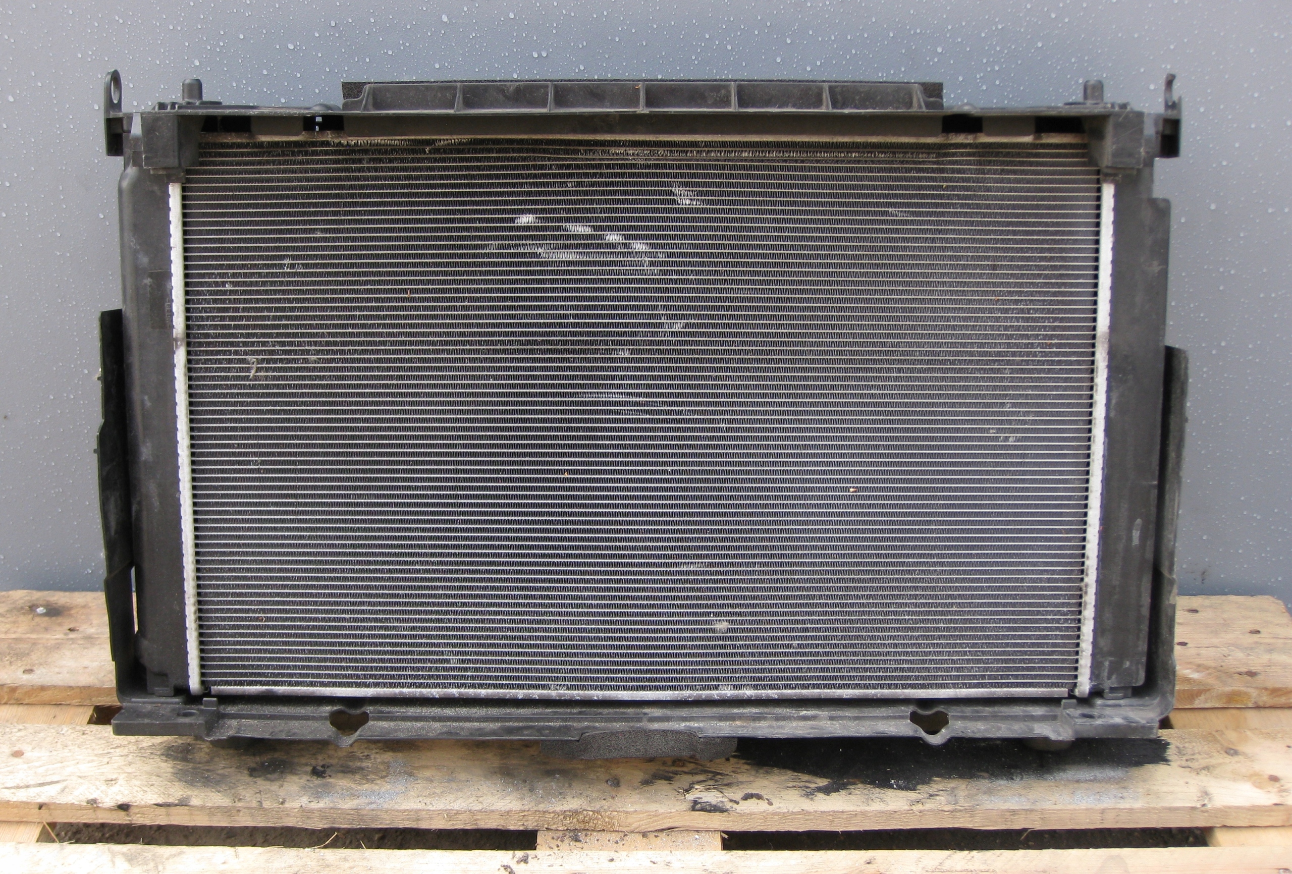 TOYOTA RAV 4 2.5 HYBRYDA 2017R radiator complete fan