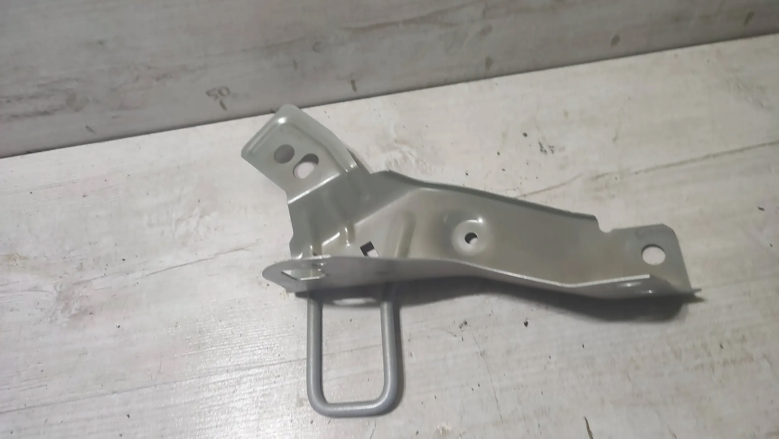 Opel Corsa F 1.2 22r. rear part side left holder kanapy