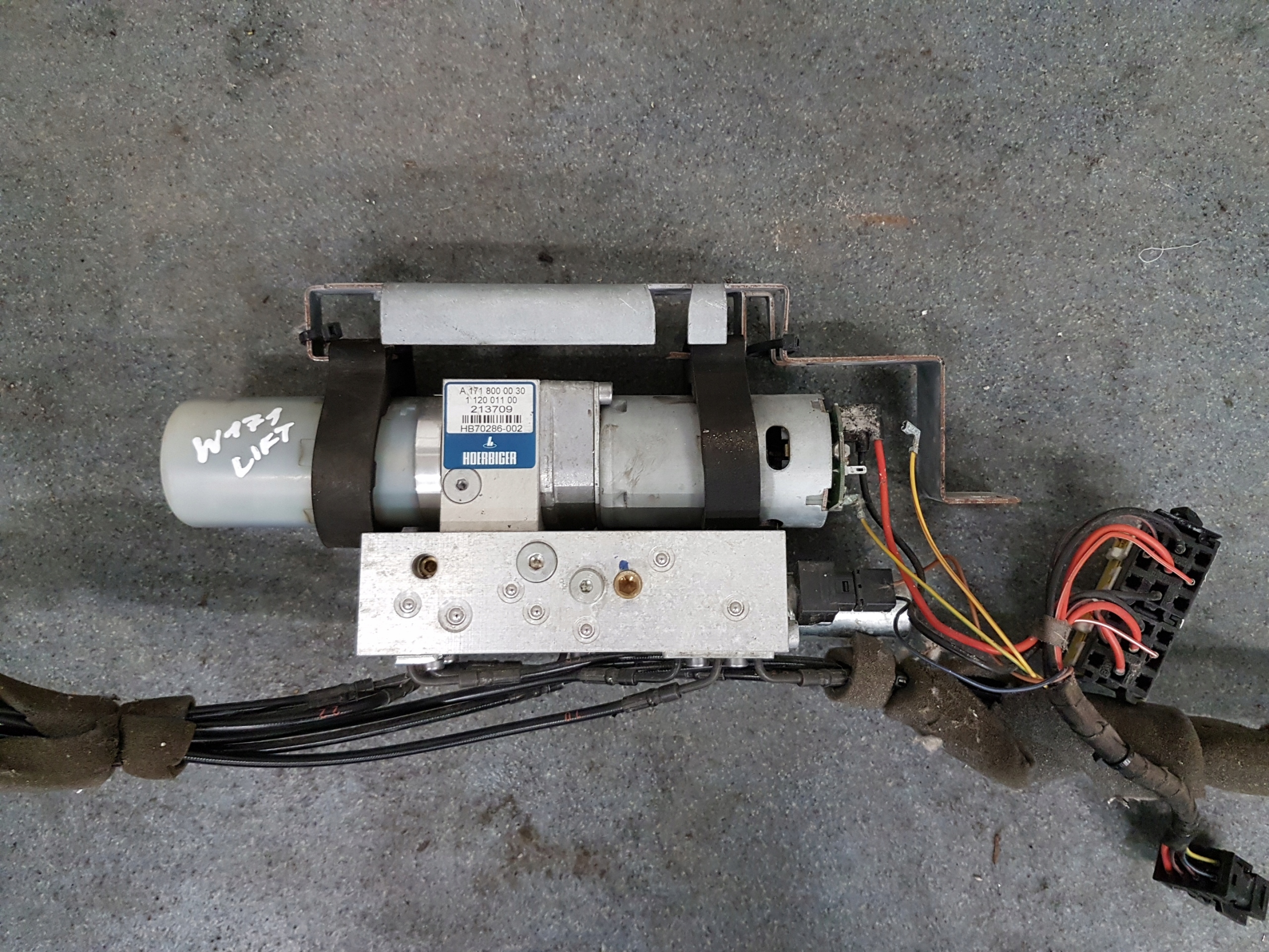 MECHANIZM DACHU SIŁOWNIKI MERCEDES SLK W171 R171 Numer katalogowy części MECHANIZM DACHU SIŁOWNIKI MERCEDES SLK W171 R171