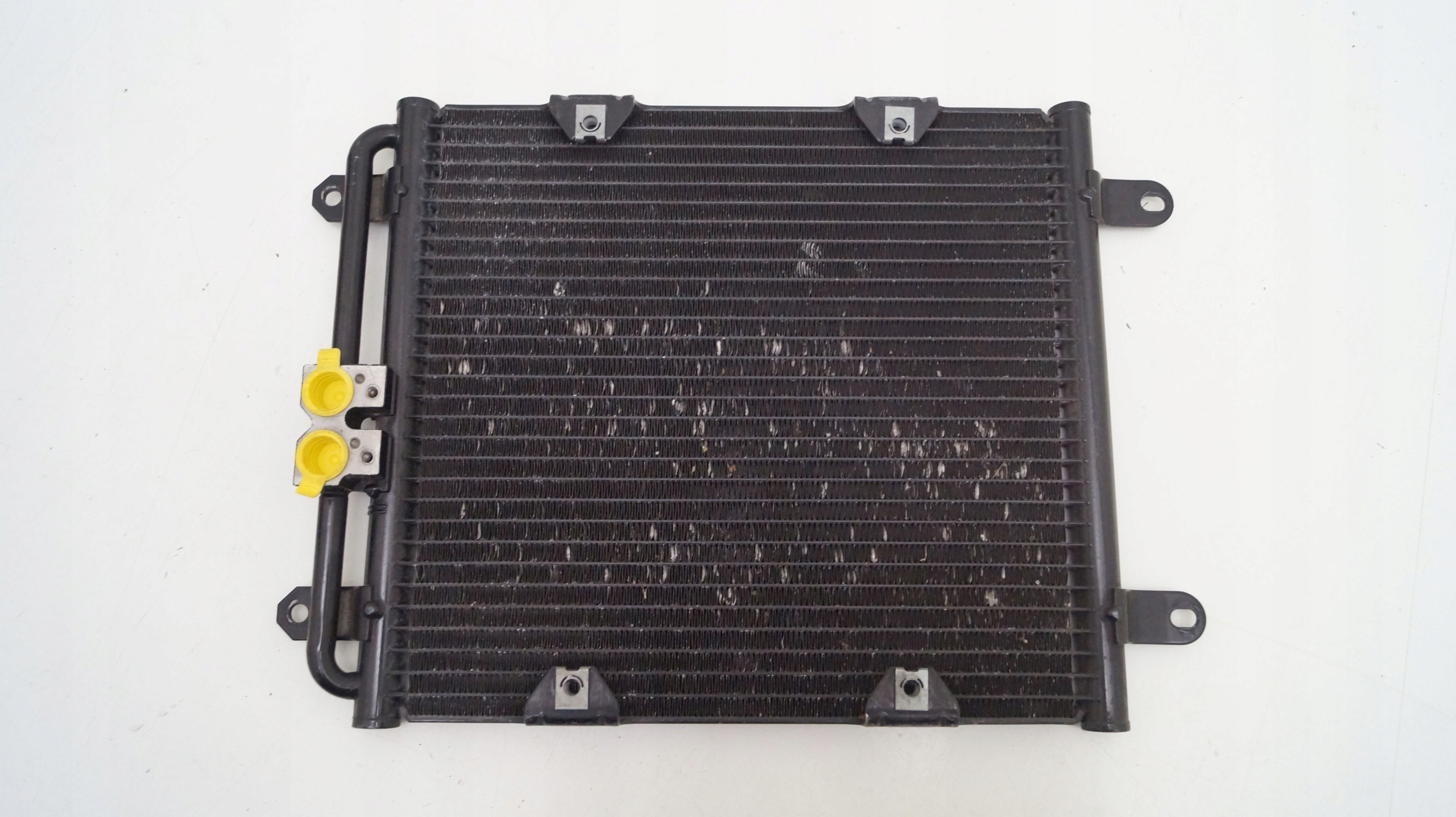 Audi R8 и 420 260 401 b 06-15 Радиатор кондиционера