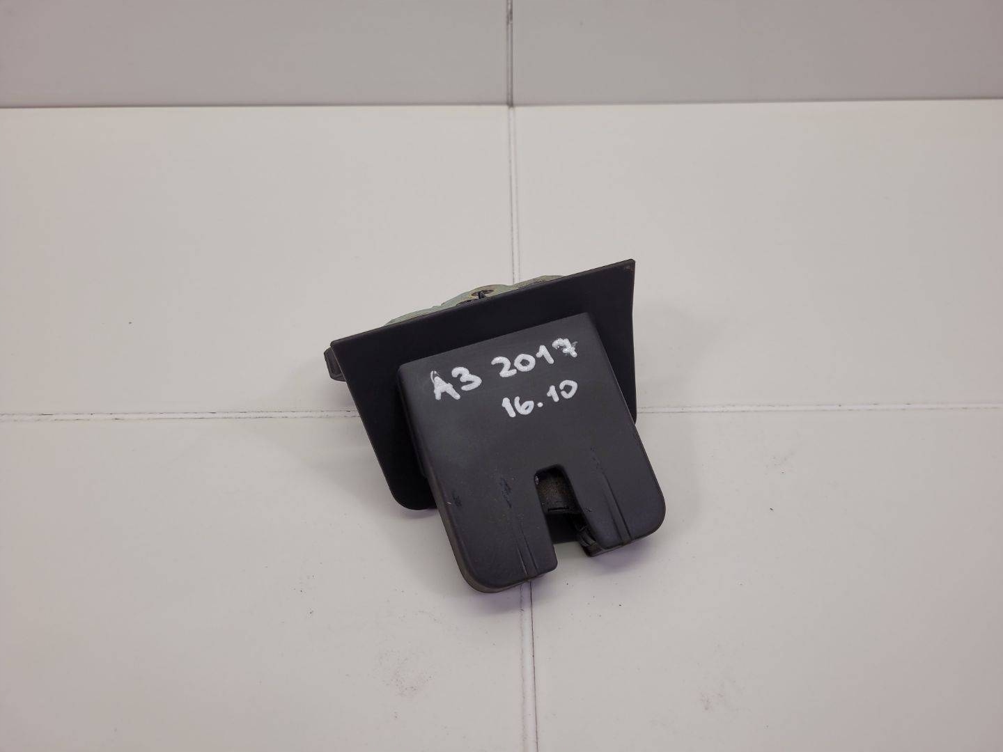 lock bonnet boot Audi A3 8V facelift 2018 8R0.827.505.A