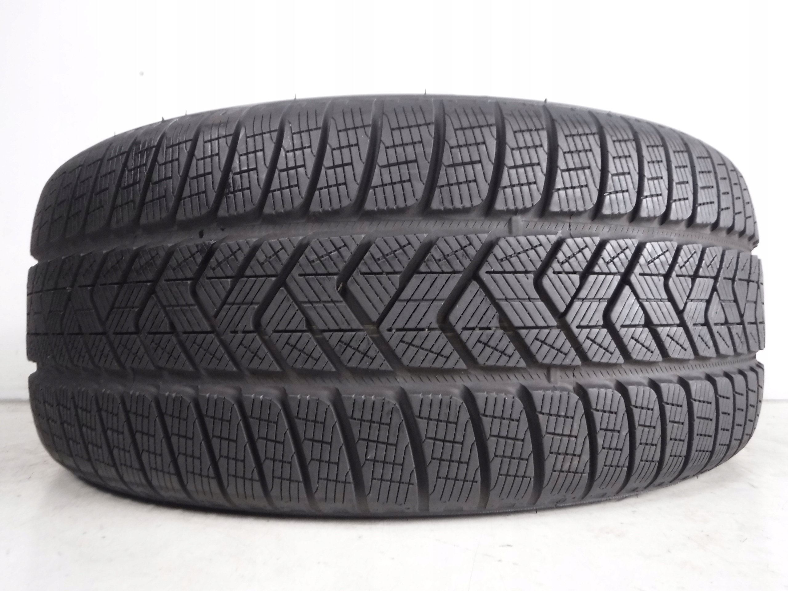 OPONA PIRELLI SCORPION WINTER 255/50/19 103H Rok produkcji 2020