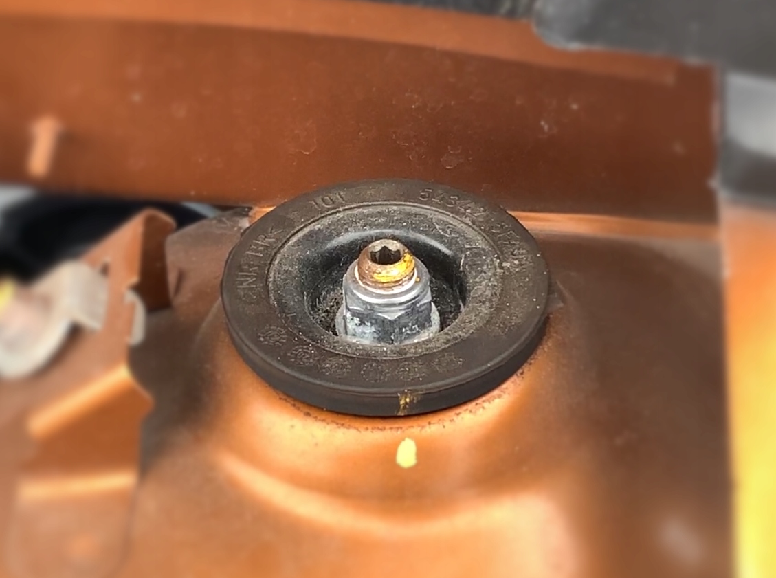 Osłona amortyzatora Dacia Sandero 3 Jogger Logan Typ samochodu 4x4/SUV Samochody osobowe