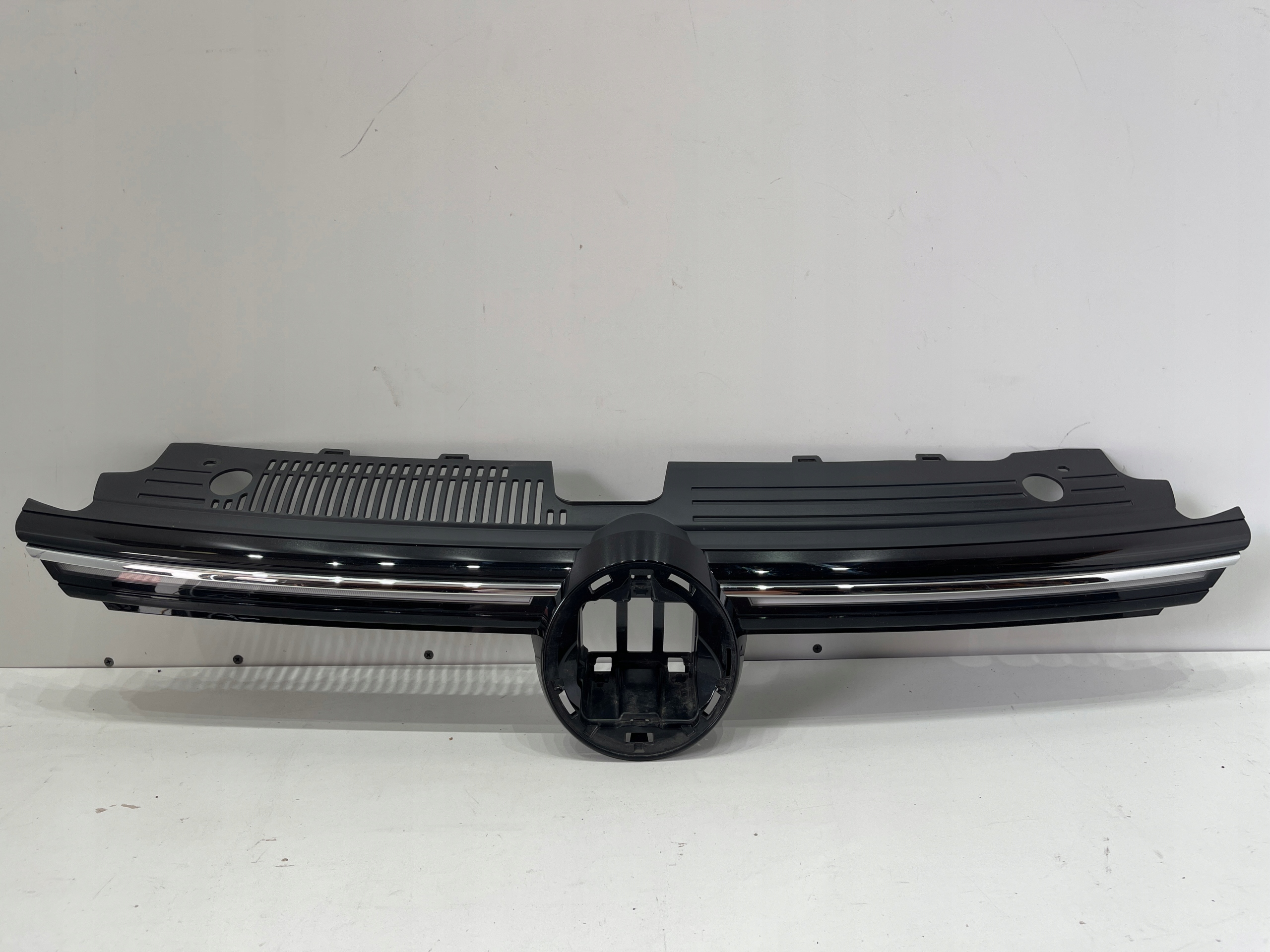 VW Golf VIII Kühlergrill FRONTGRILL Kühlergitter 5H0853651S - Thumbnail 1