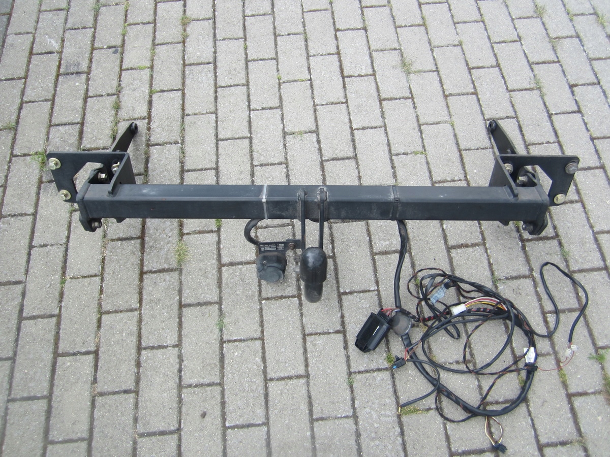 tow Mercedes R-klasa W251
