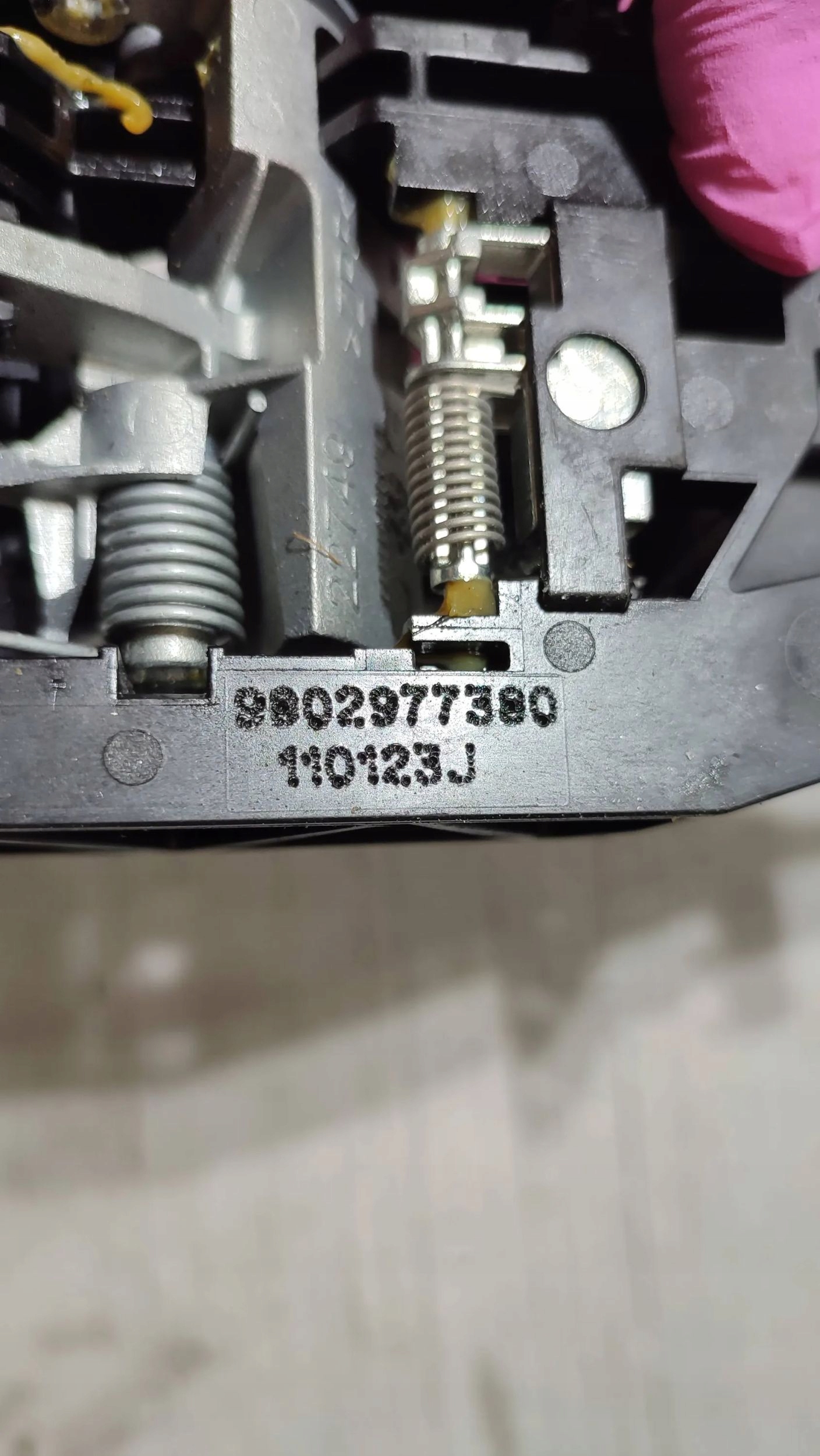 Peugeot 208 II 23r 1.2 rear part side left handle exterior