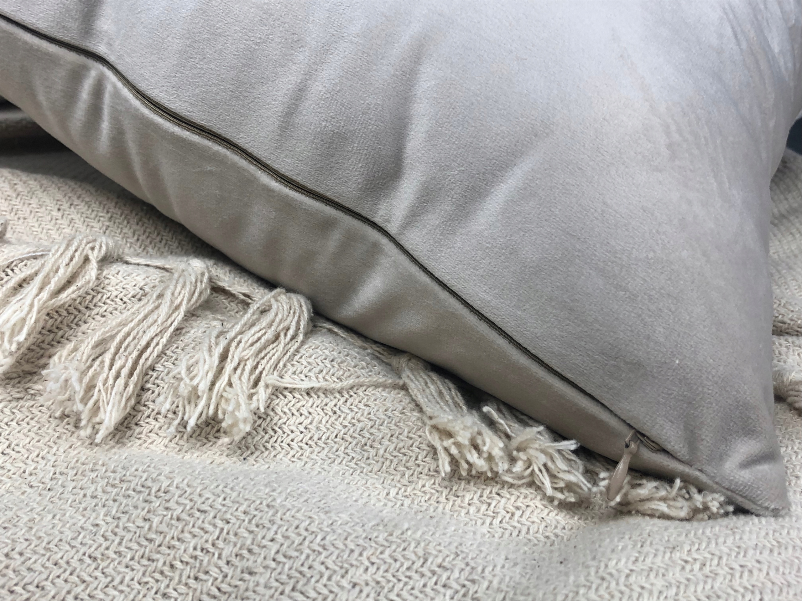 POSZEWKA BEŻOWA WELUR VELVET 60x60 Kod producenta POSZEWKA WELUROWA