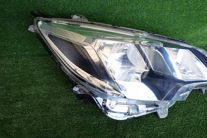 MITSUBISHI SPACE STAR III 19- reflektor right light right