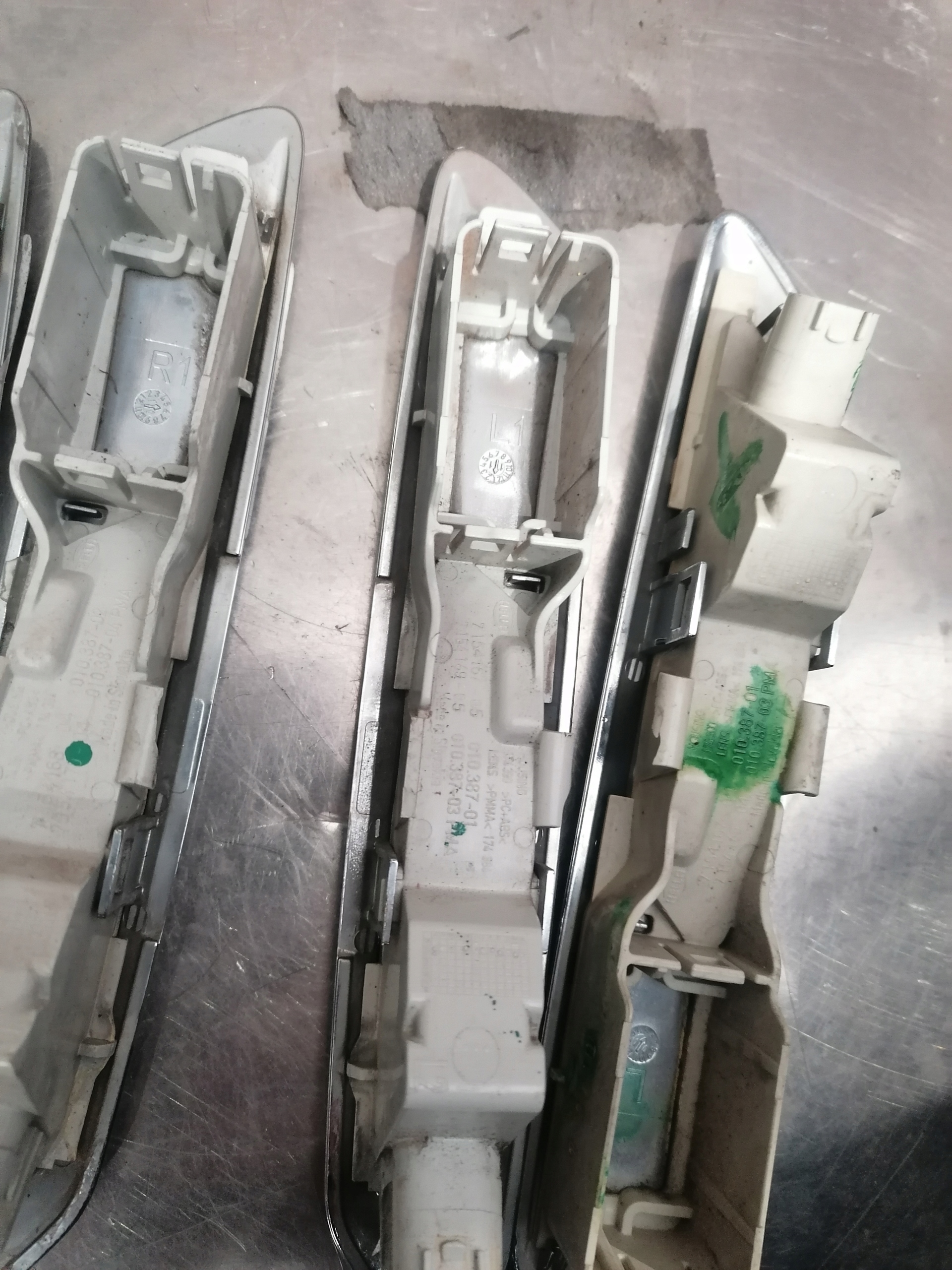 BMW F10 indicator BOCZNY right left 7154168