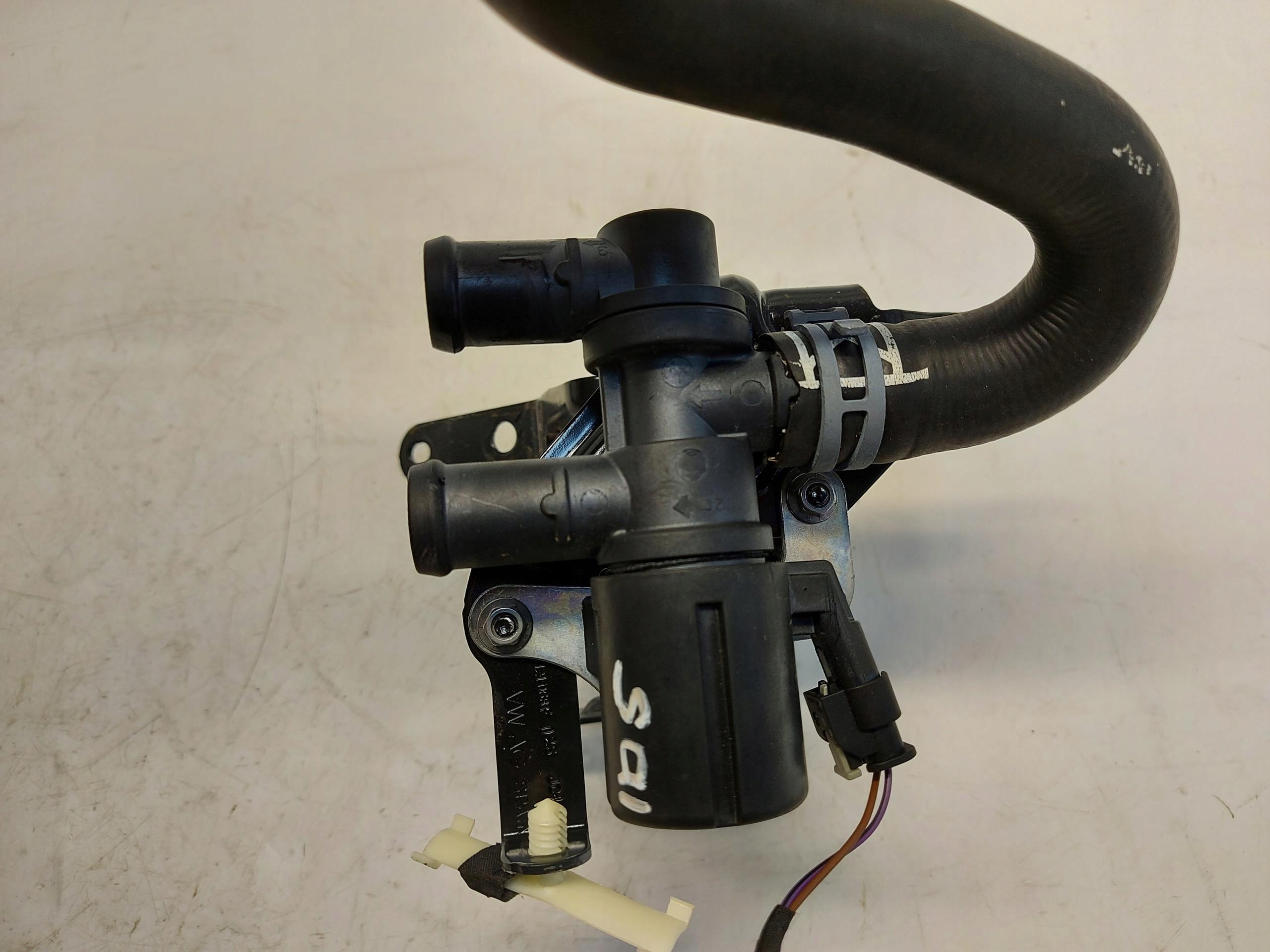 VW ID5 GTX 11E ROZDZIELACZ vode pumpa 1EA121054F