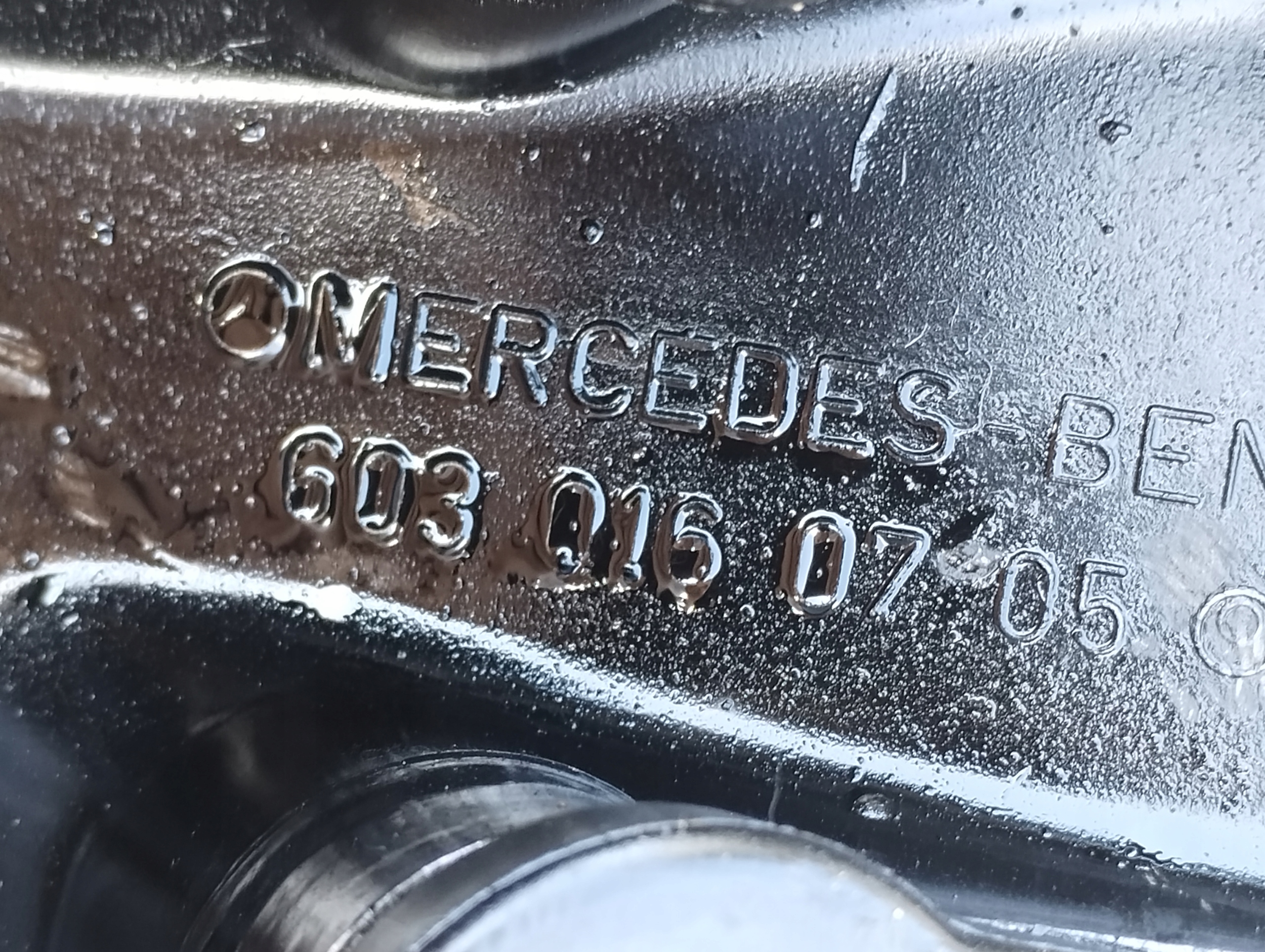 Abdeckung der Ventile Deckel MERCEDES 124 W124 300D EGR