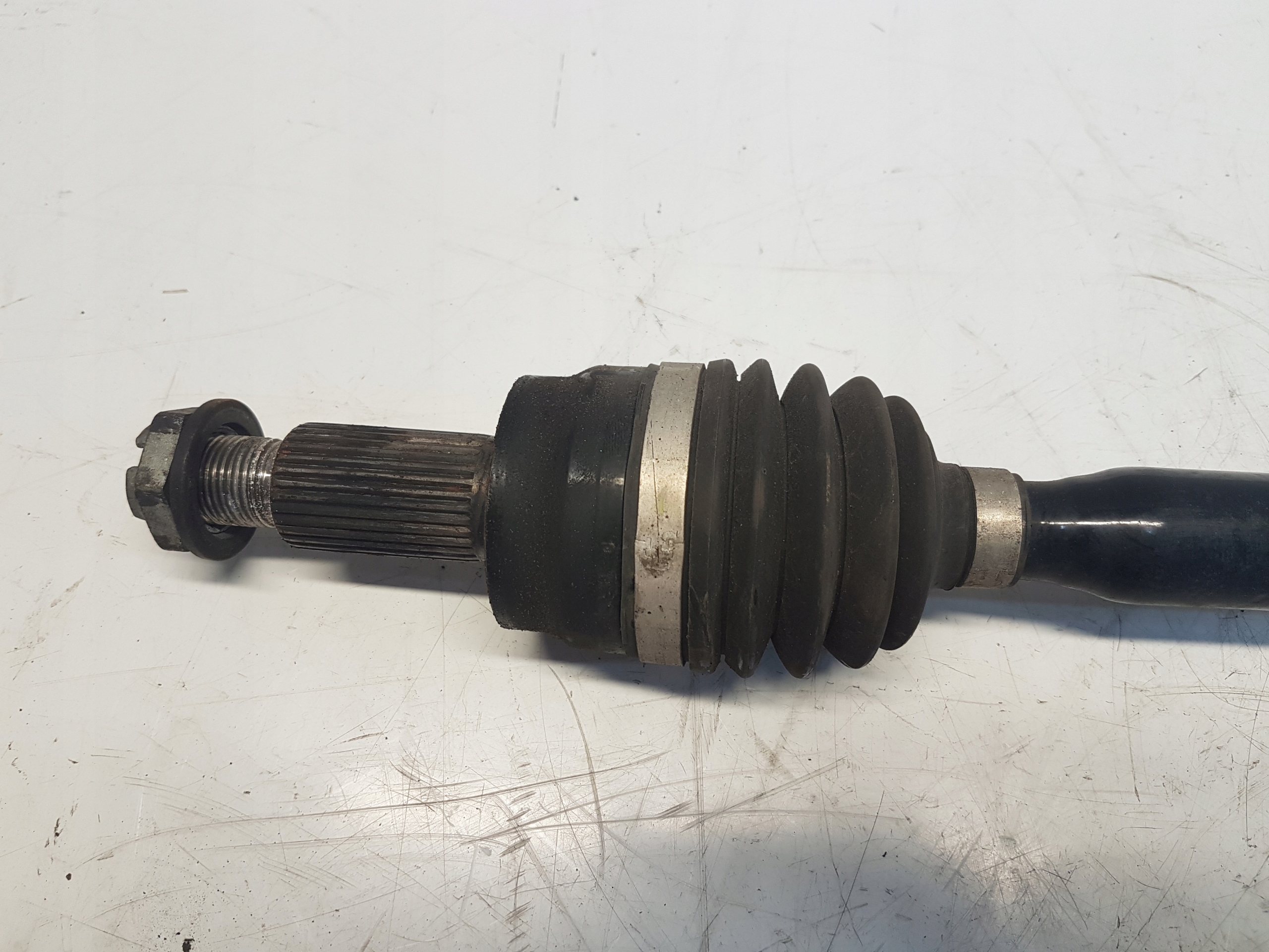 RANGE ROVER EVOQUE II 2.0D semi-axis rear part left