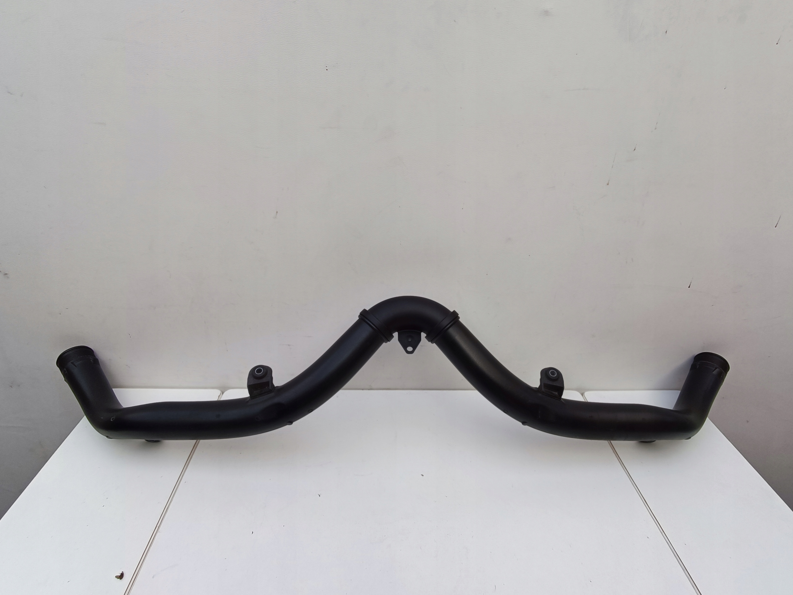 95B145762D Интеркулер Porsche MACAN труба кабель 95b145762d купить