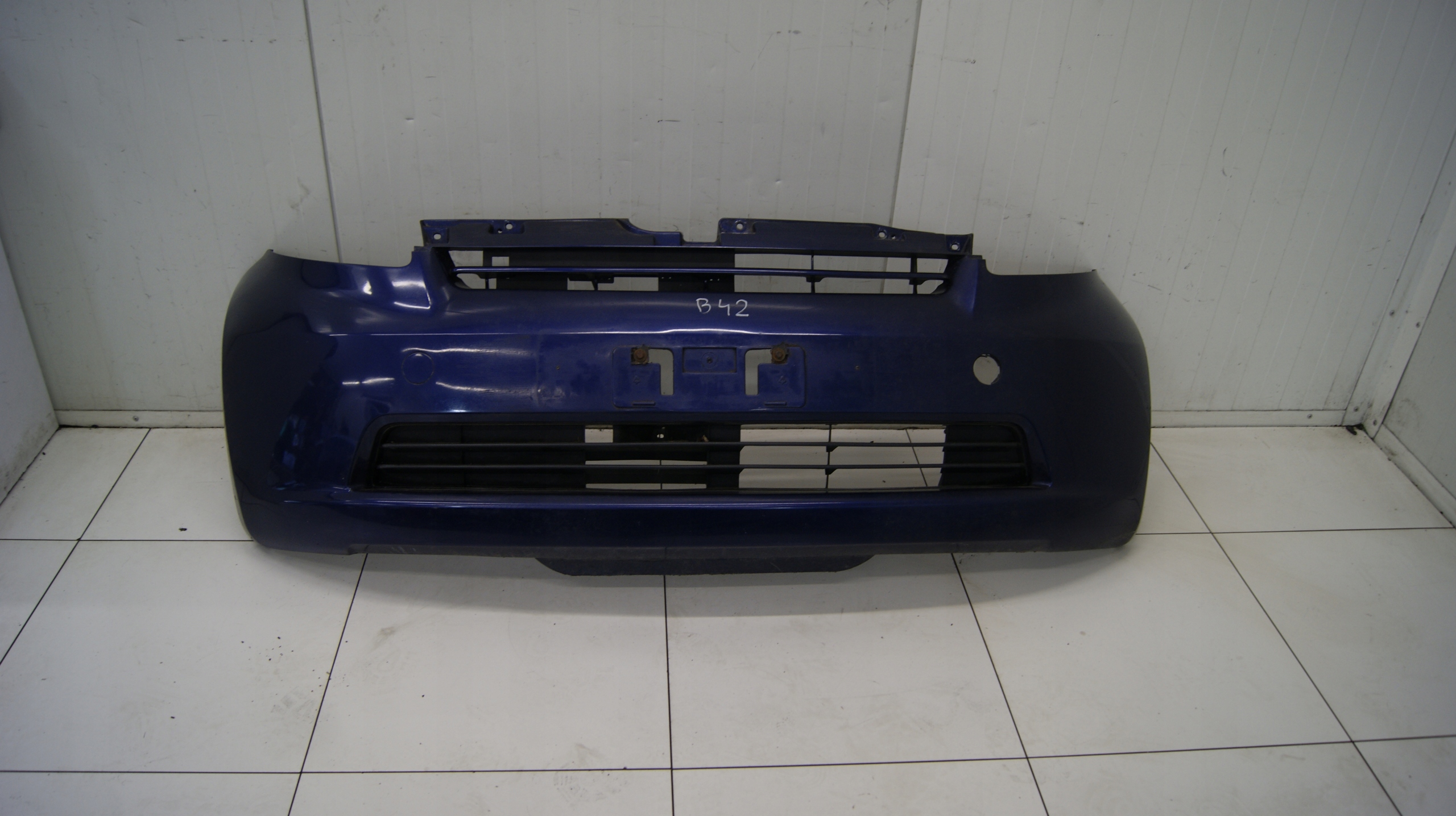 bumper front front DAIHATSU SIRION 2006 KOD LAKIERU B42