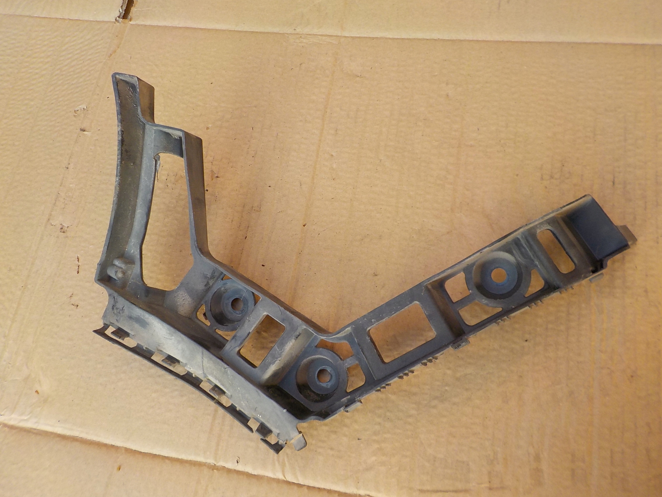 bumper bracket right rear part vw golf VI HB 5K6807394