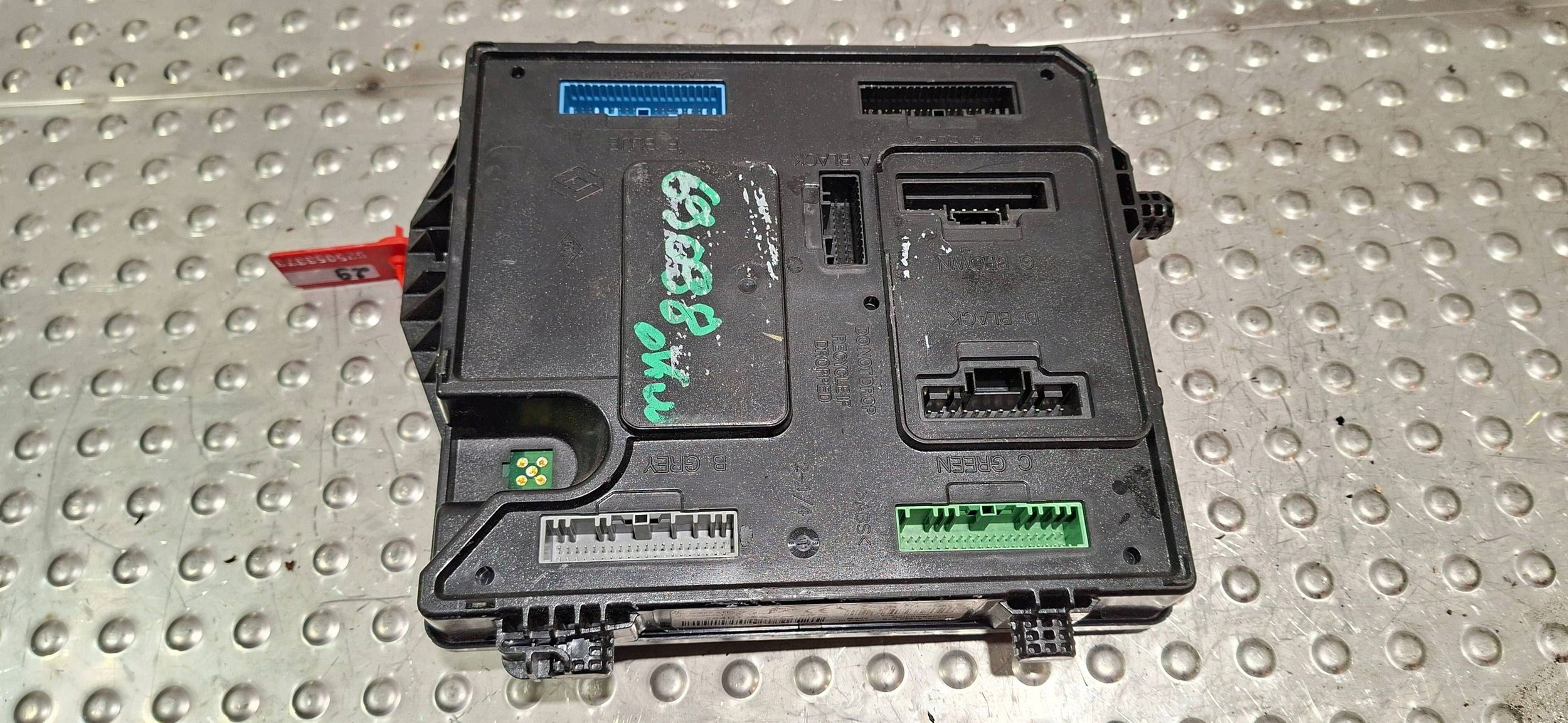 control unit module BCM 284B13640R S180098201 RENAULT MEGANE SCENCI III
