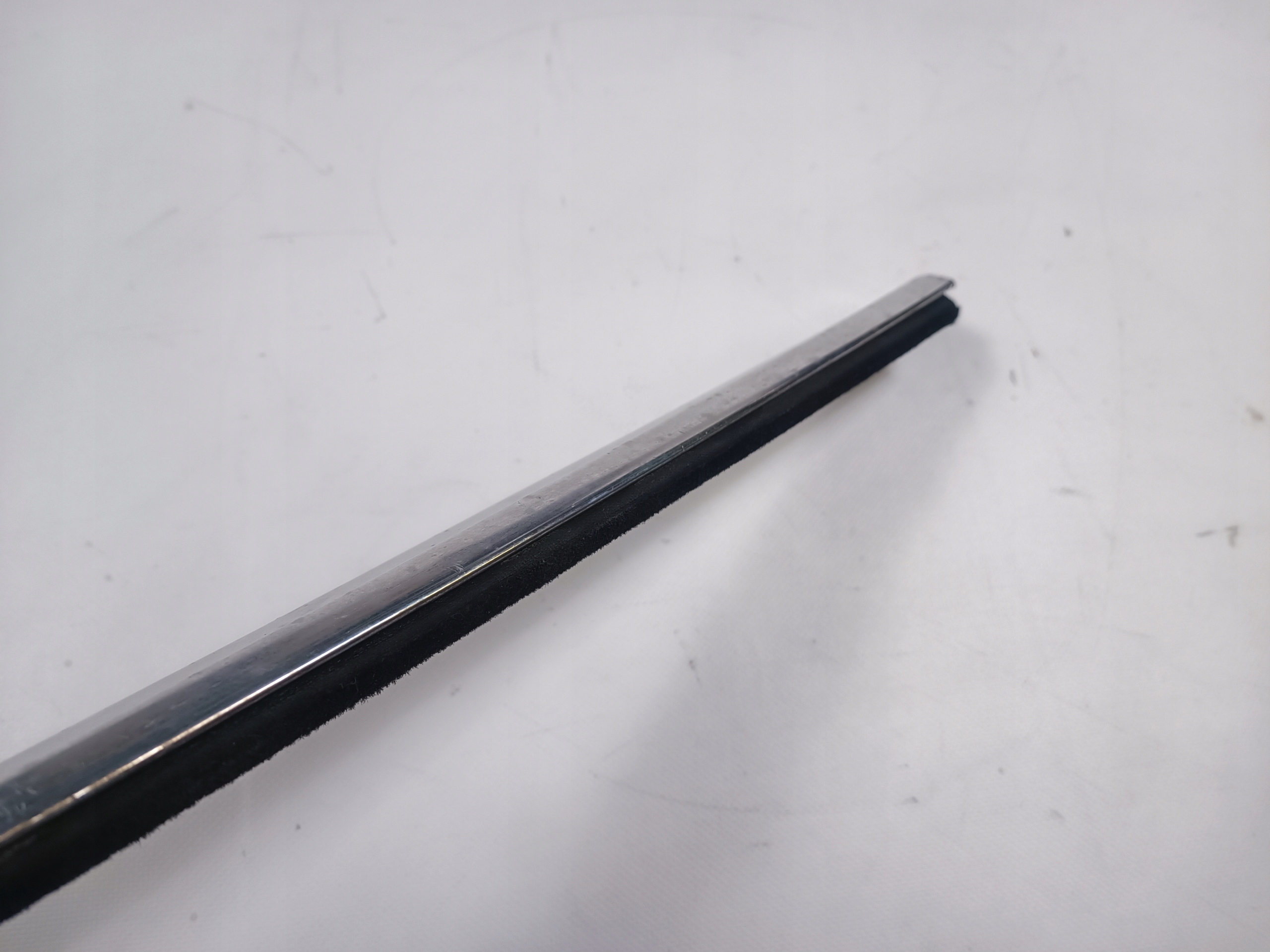 moulding dust windows right rear part Mercedes SL 107