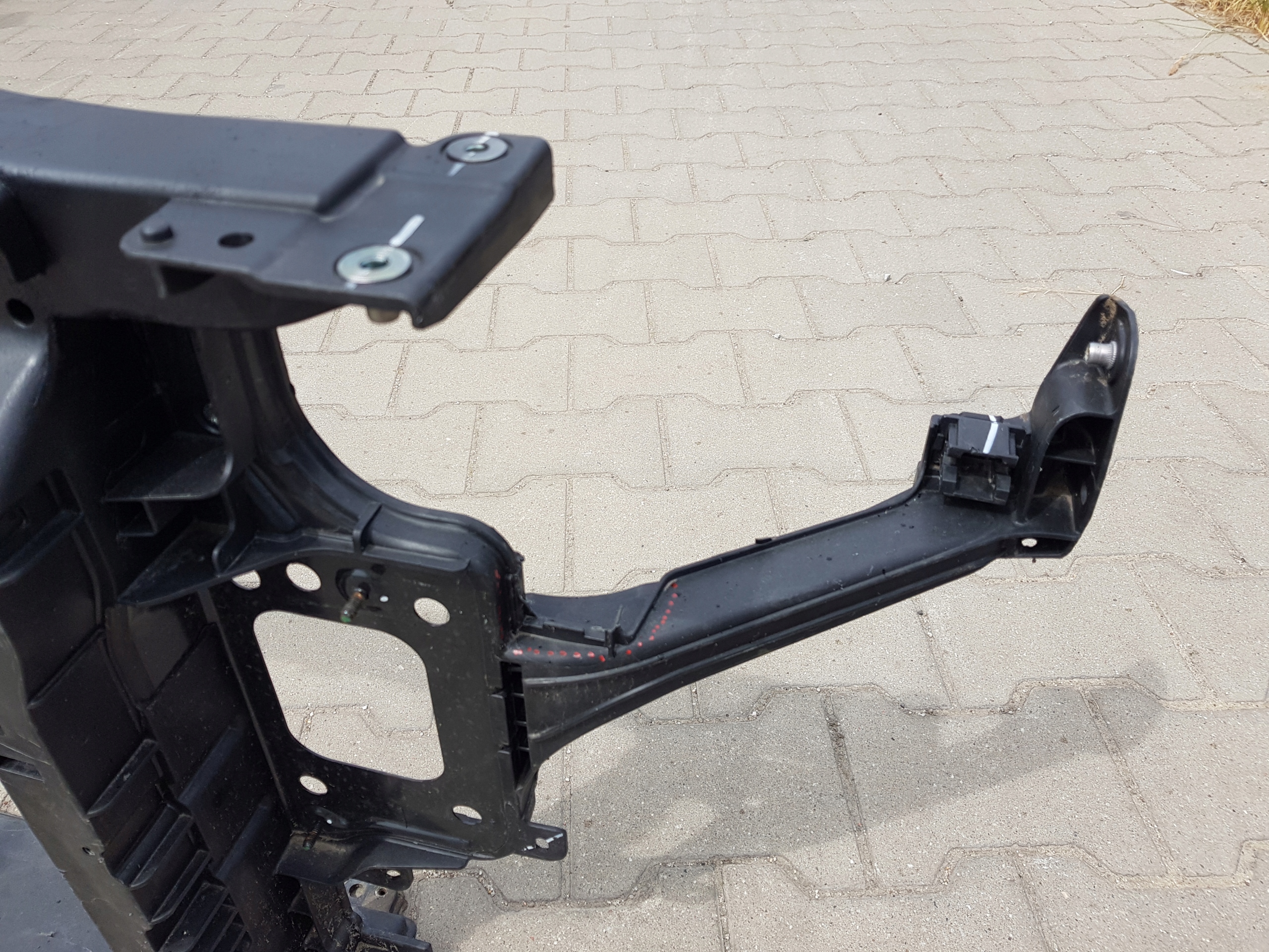 KIA CEED III pillar iron support panel for radiators 2018
