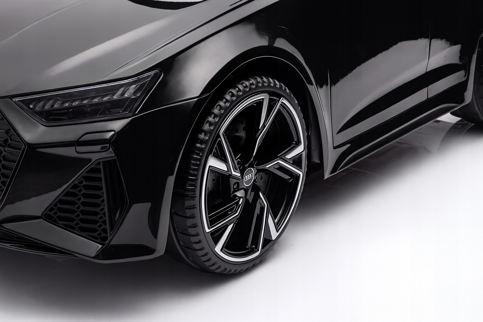 Auto akumulator 4x4 100W skóra pilot EVA samochód dzieci AUDI RS6 czarny