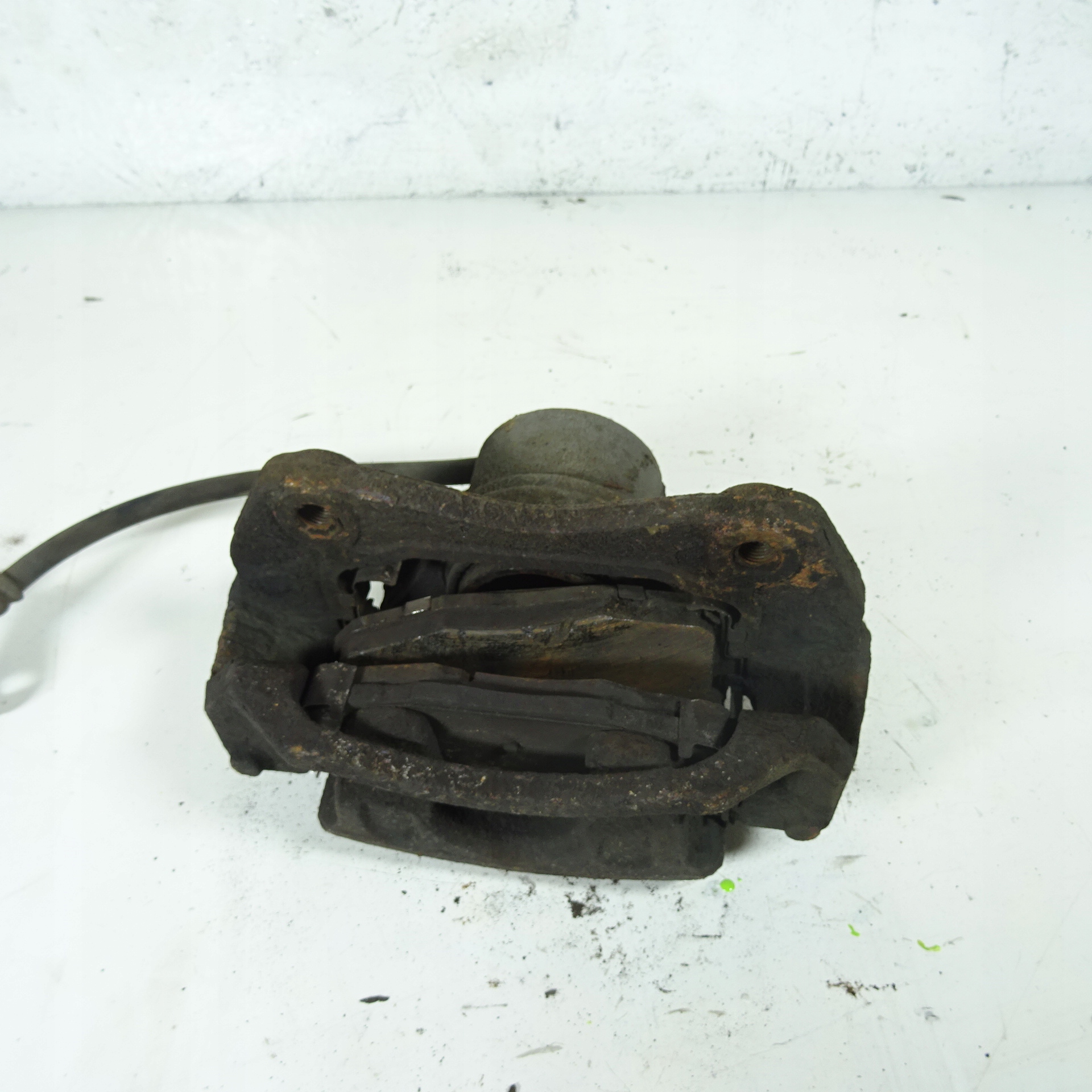 KIA PRO CEED and 1.6B caliper brake front right