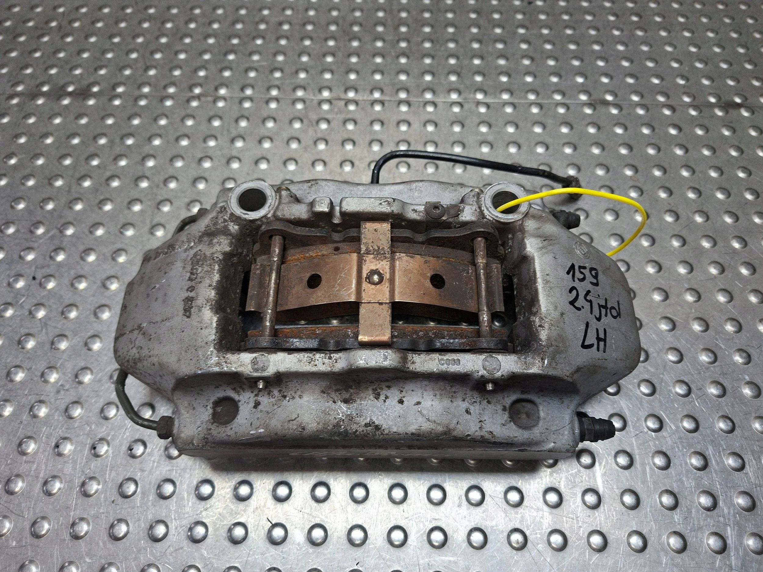 třmen brzdový BREMBO předek levý ALFA ROMEO 159 BRERA 06- 2.4 JTD