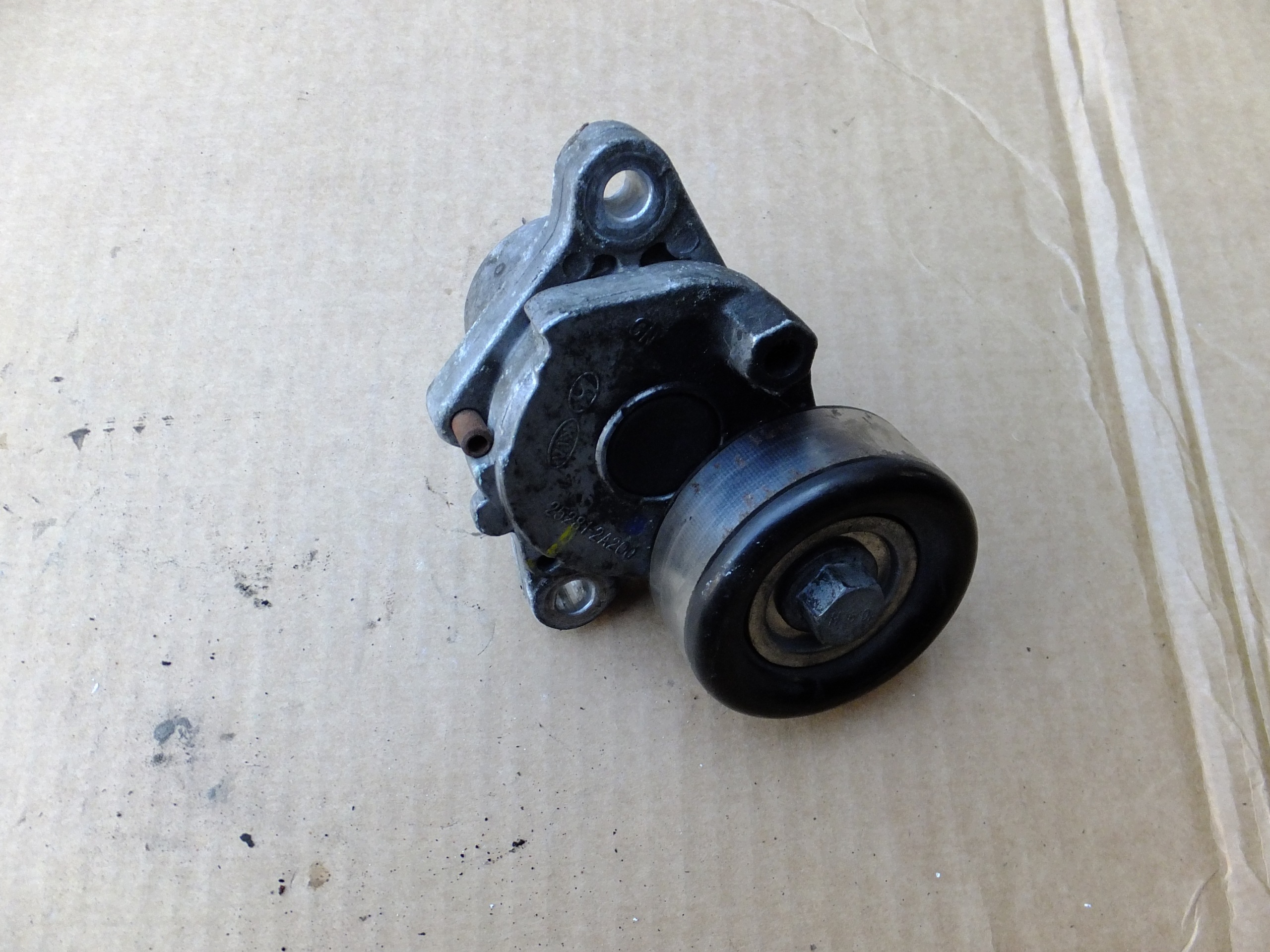 belt tensioner hyundai ix20 1,4 crdi 2014r 25281-2A200