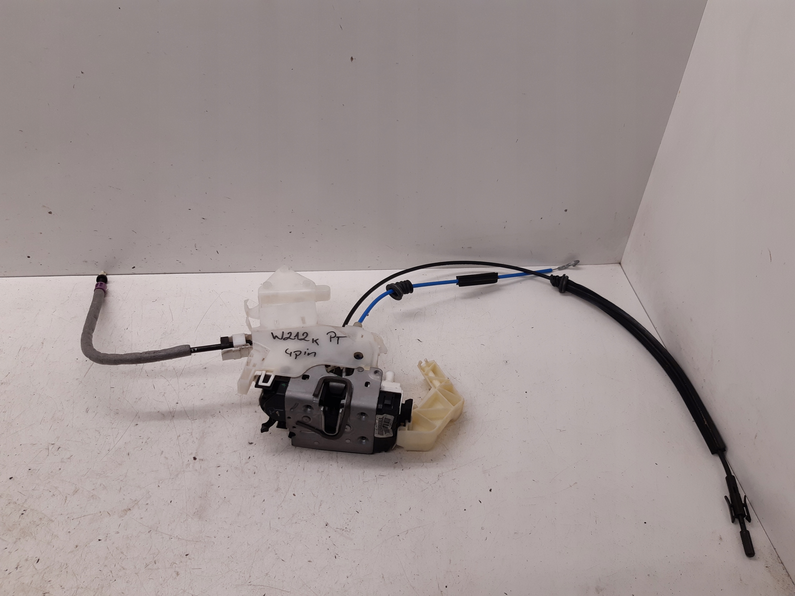 lock right rear part 2047301435 Mercedes W212