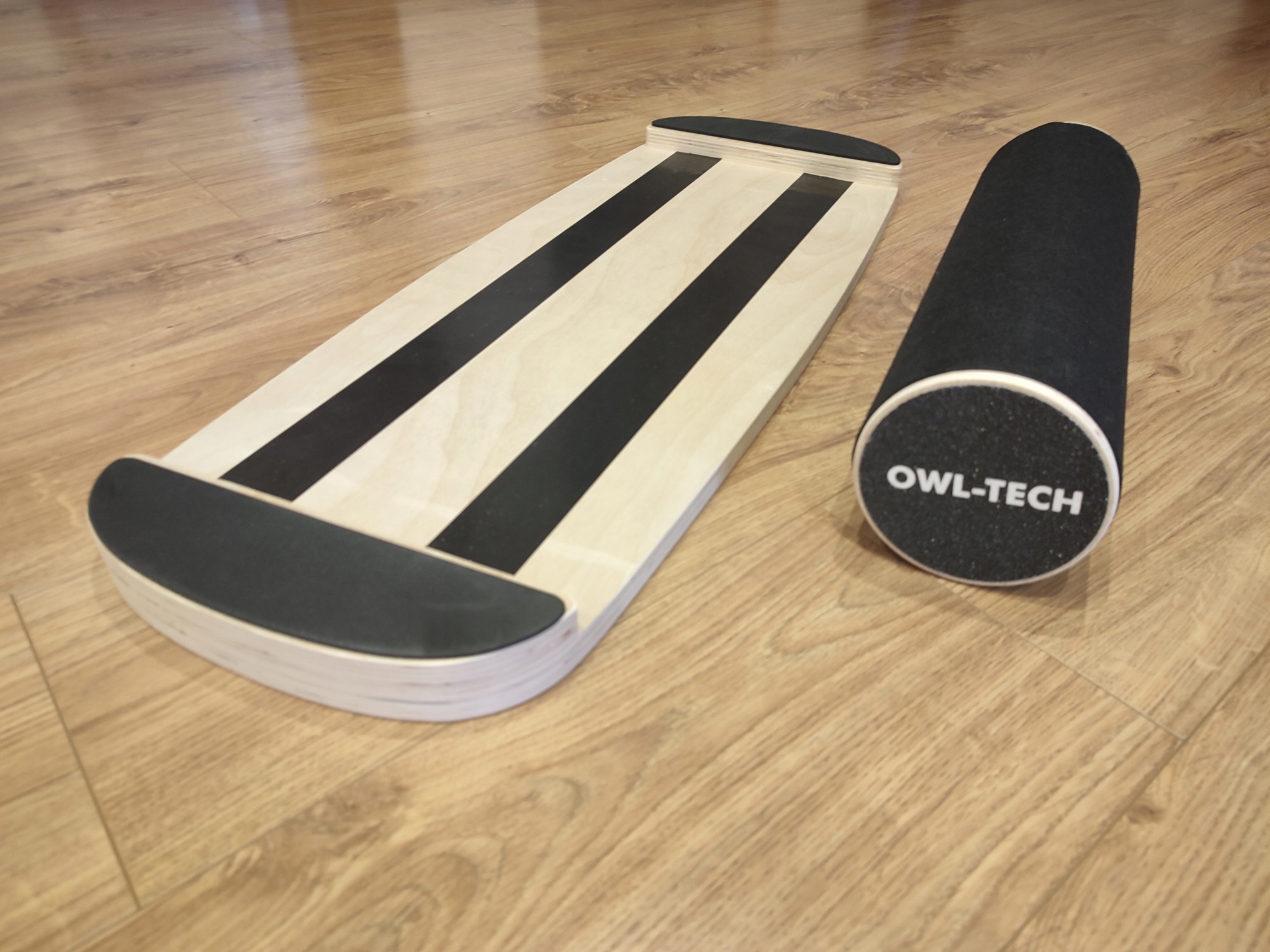 DESKA DO BALANSOWANIA ĆWICZENIA RÓWNOWAGI TRICKBOARD BALANCE BOARD + WAŁEK Cechy dodatkowe antypoślizowa powierzchnia stopery
