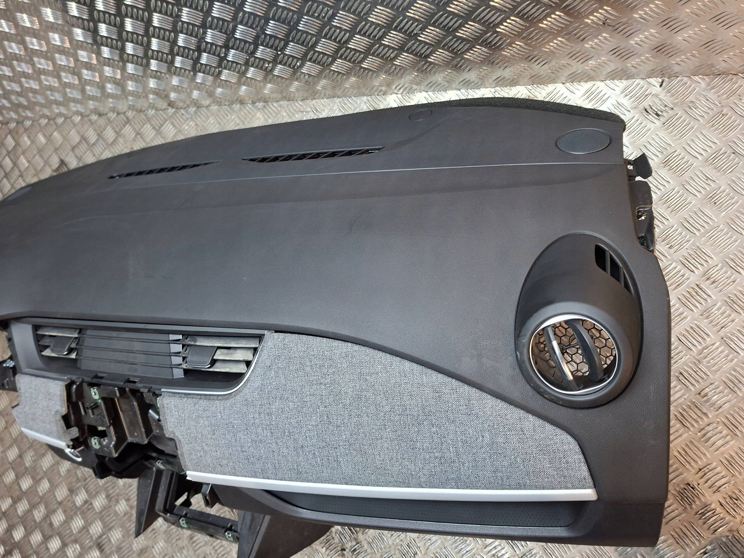 dashboard console 681009292R RENAULT ZOE II 2019