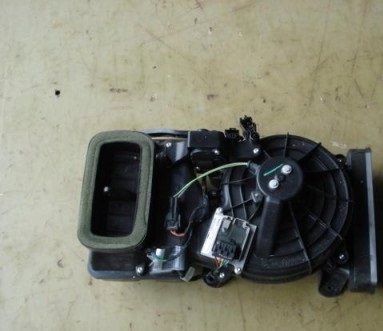 A2218300258 - MERCEDES R R-Class W251 обогреватель задний вентилятор