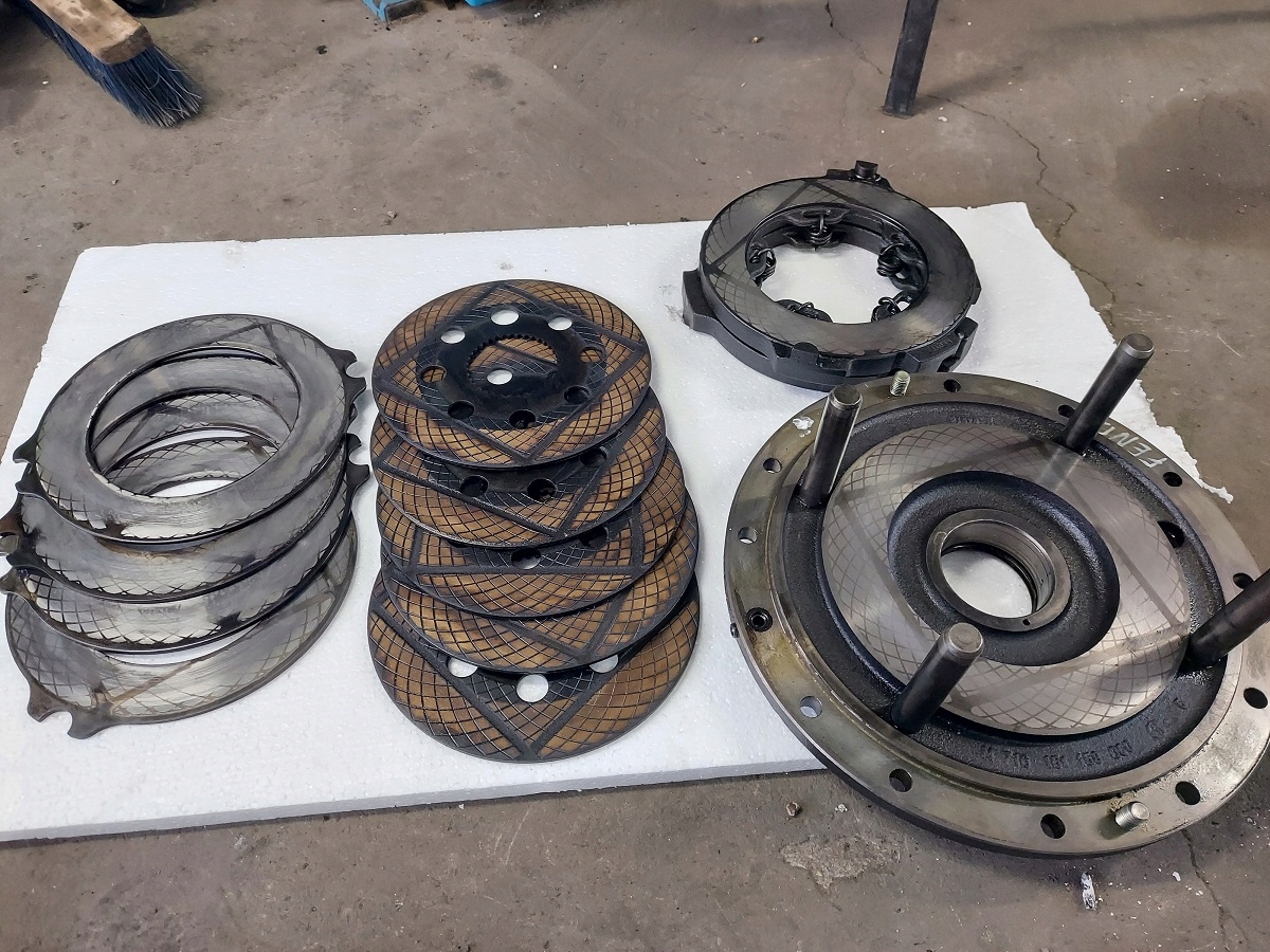 151 150 - КОМПЛЕКТ ГАЛЬМІВНИХ КОЛОДОК ЗАДНІЙ FENDT VARIO 716 2006R