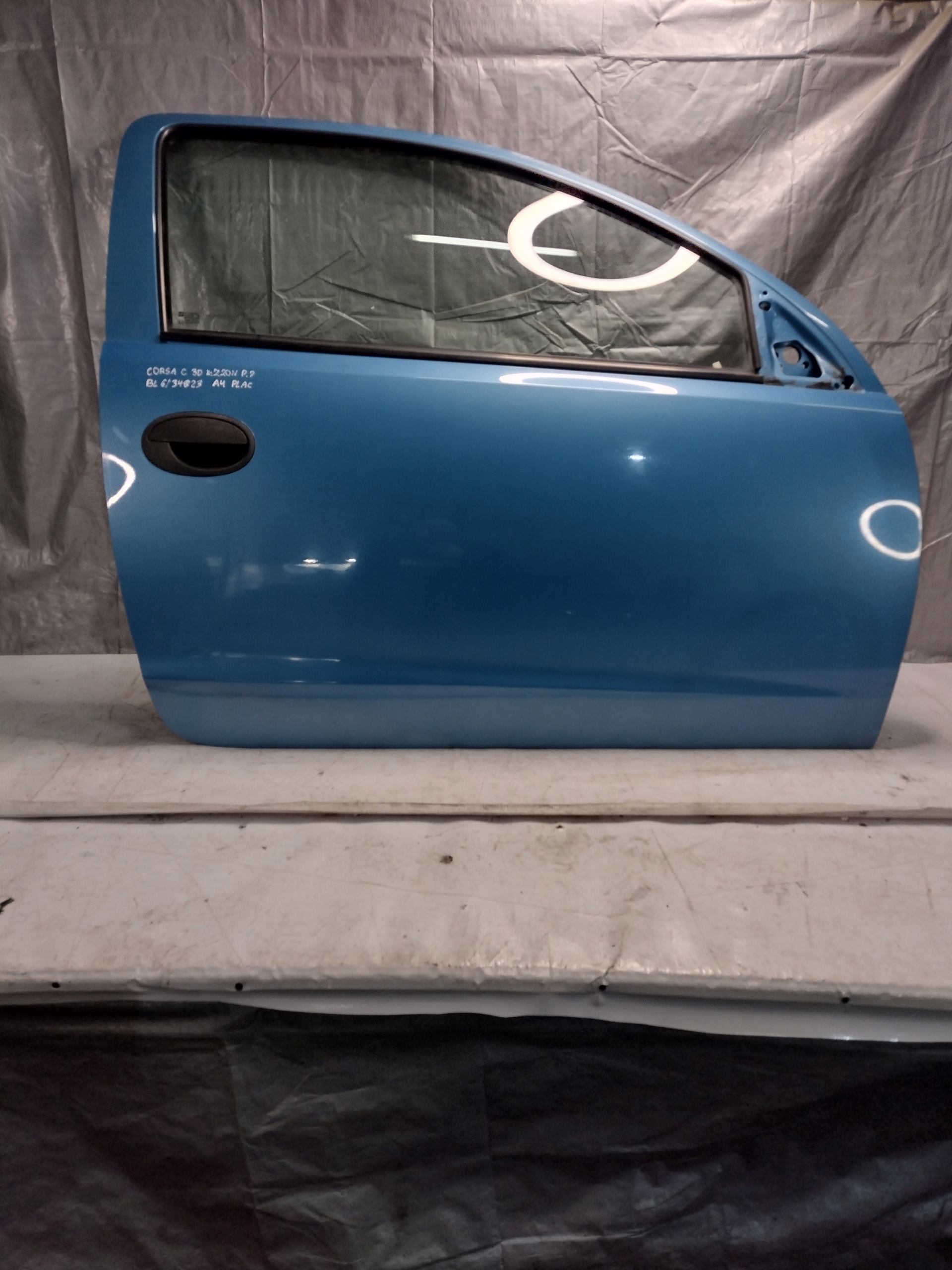 door right front Opel Corsa C 3D k: Z20N