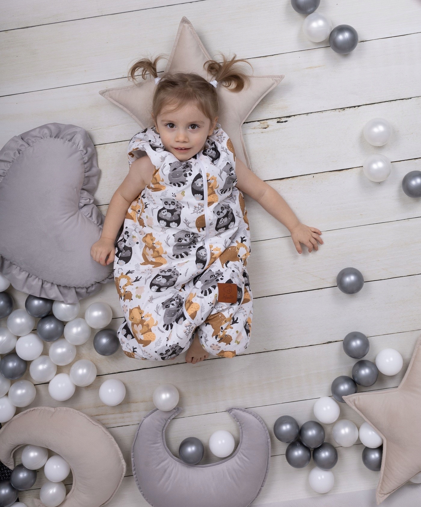 PODUSZKI DEKORACYJNE SERCE Z FALBANKĄ VELVET Płeć dziewczynki