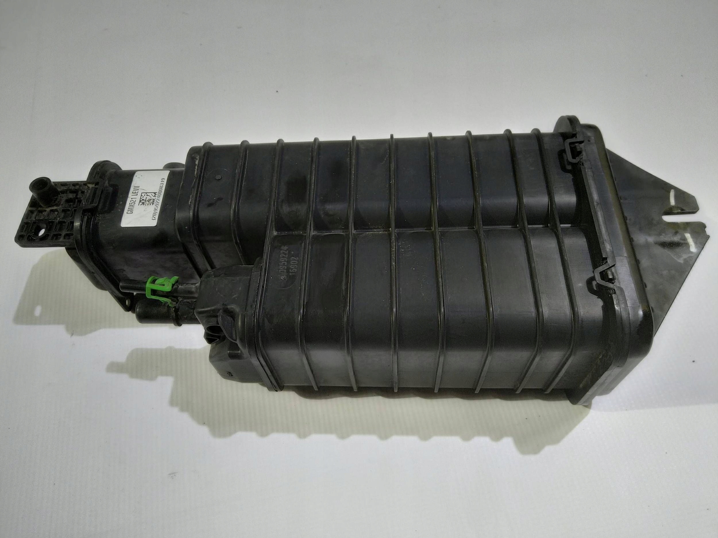 karbonski filter oparow goriva Chevrolet Camaro 2009
