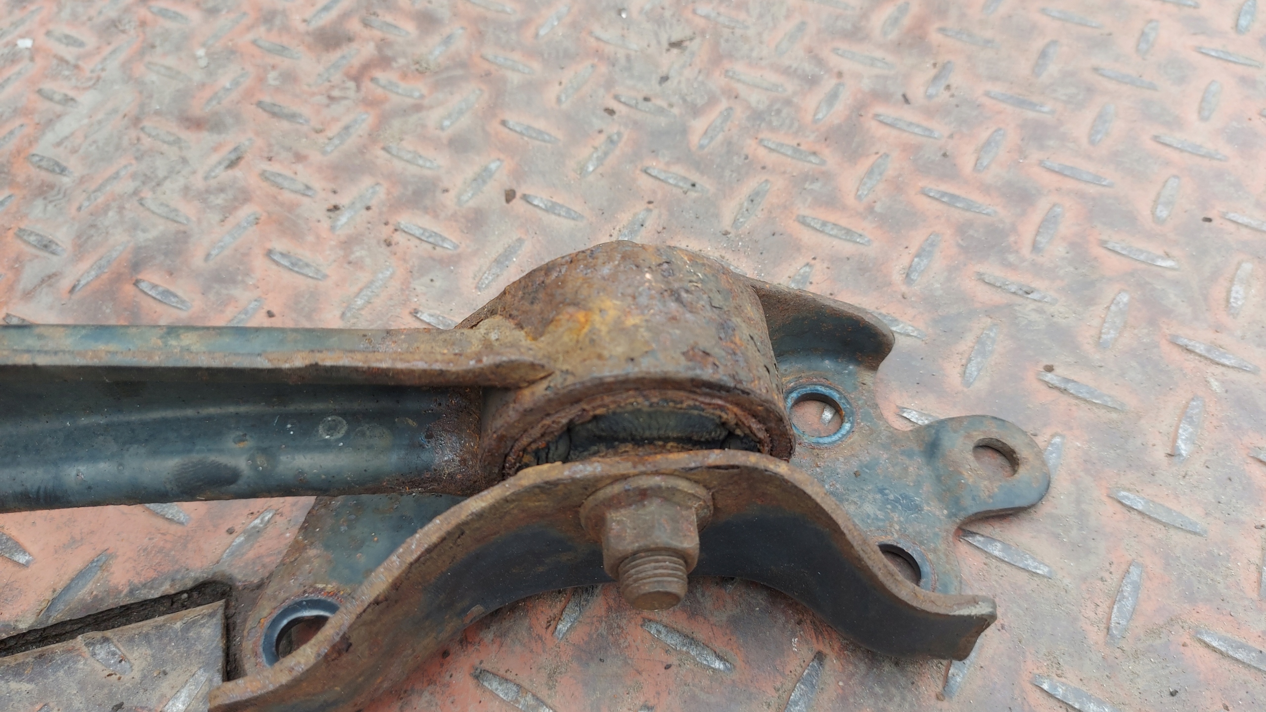 Querlenker PODPOWA links heck LEXUS IS 220 05