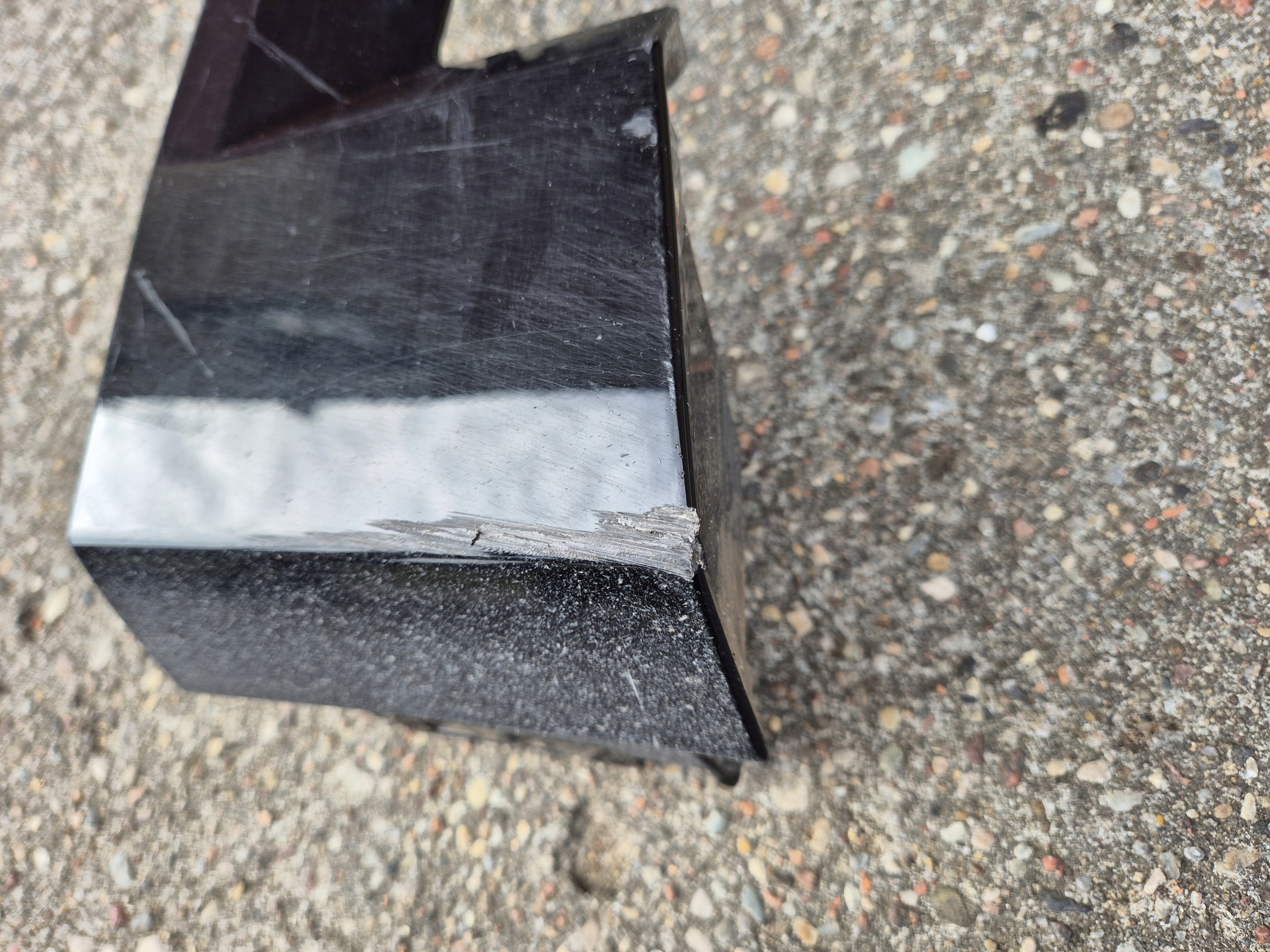 Db697faf476a88ec275d084a588e