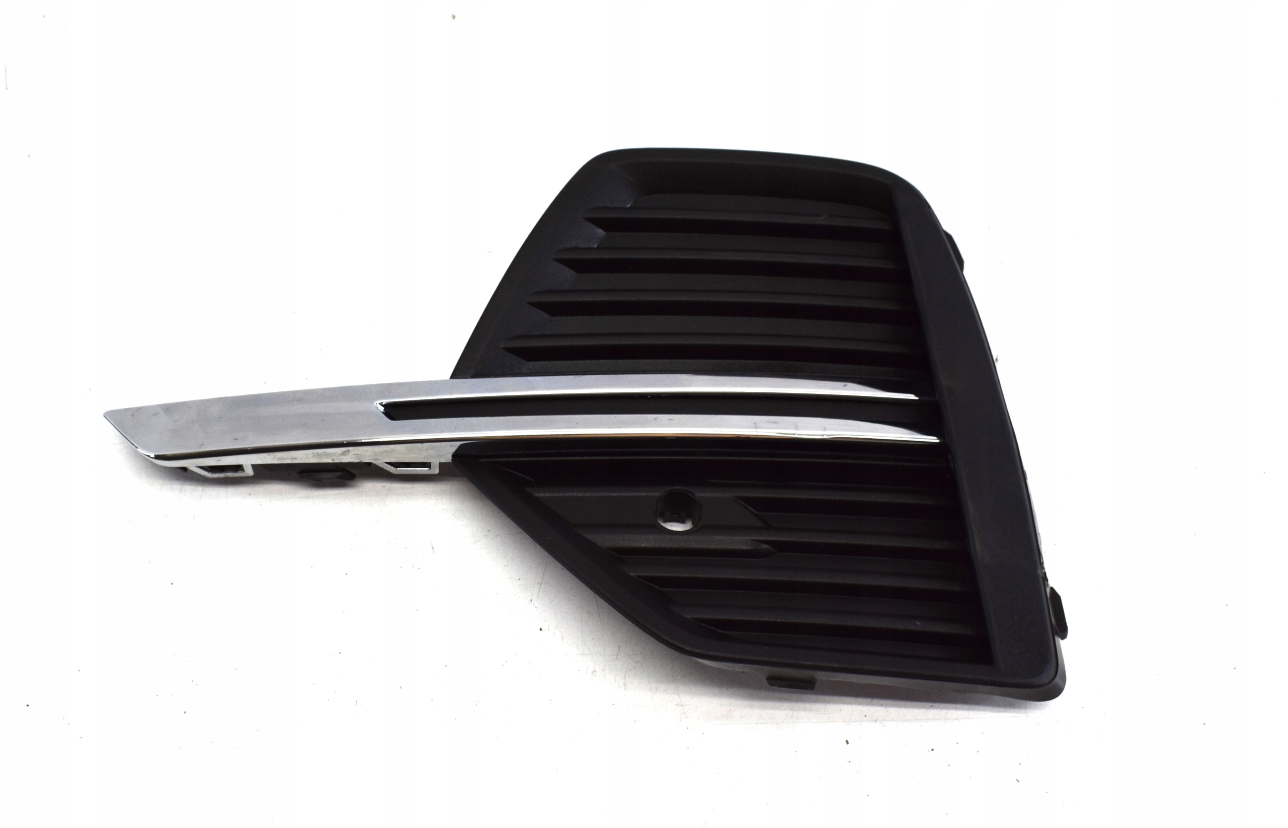 Volvo XC60 2017- Mřížka Do Nárazníku Atrapa Levá Nová Černá Chromovaná Lišta