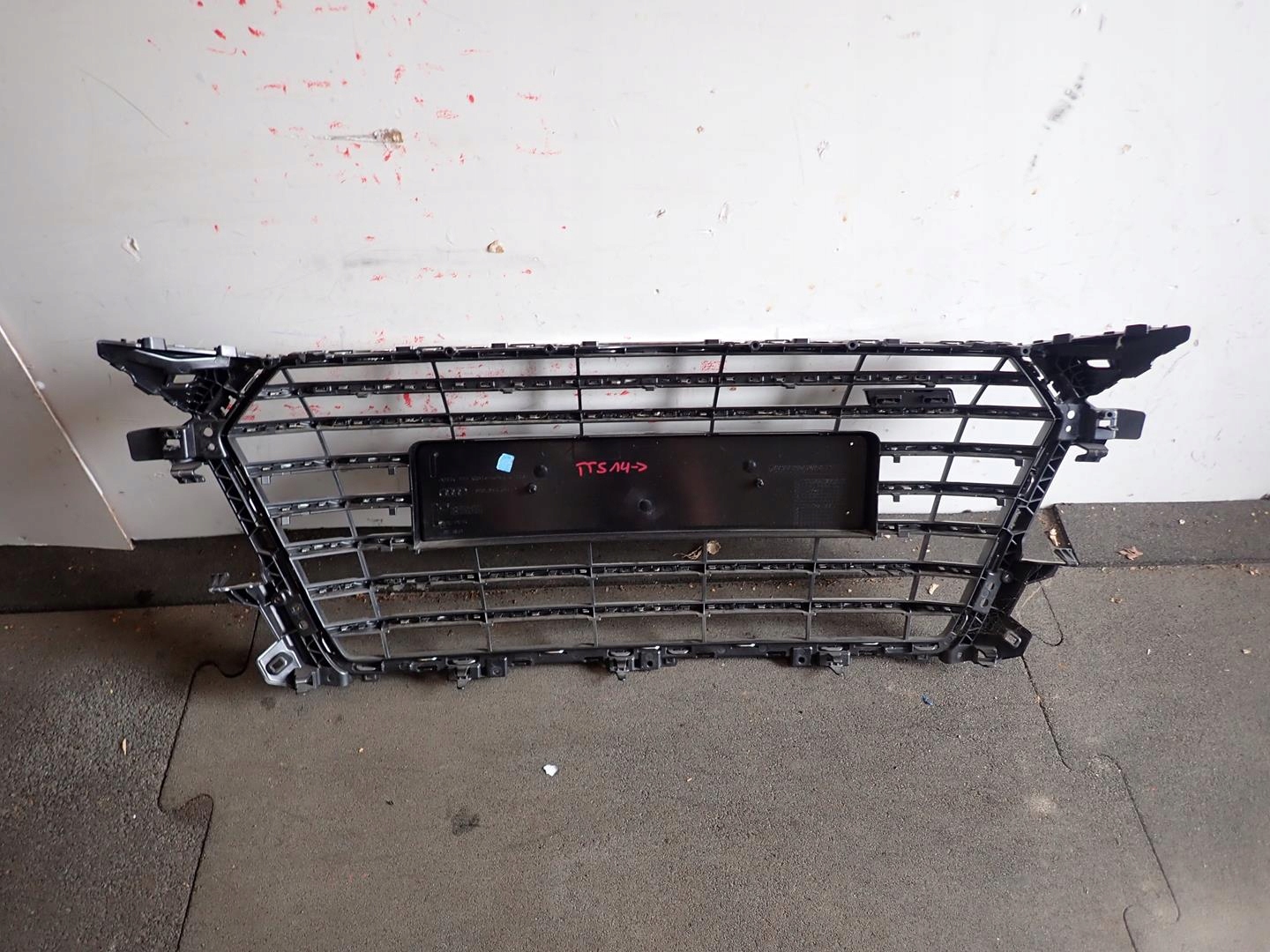grille AUDI TT TTS 2014- 8S0853651A