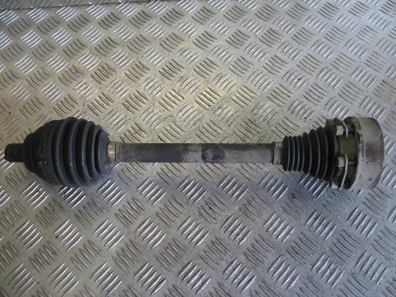 ПОЛУОСЬ ЛЕВЫЙ ПЕРЕДНИЙ VW AUDI SKODA GOLF V 1.9 TDI
