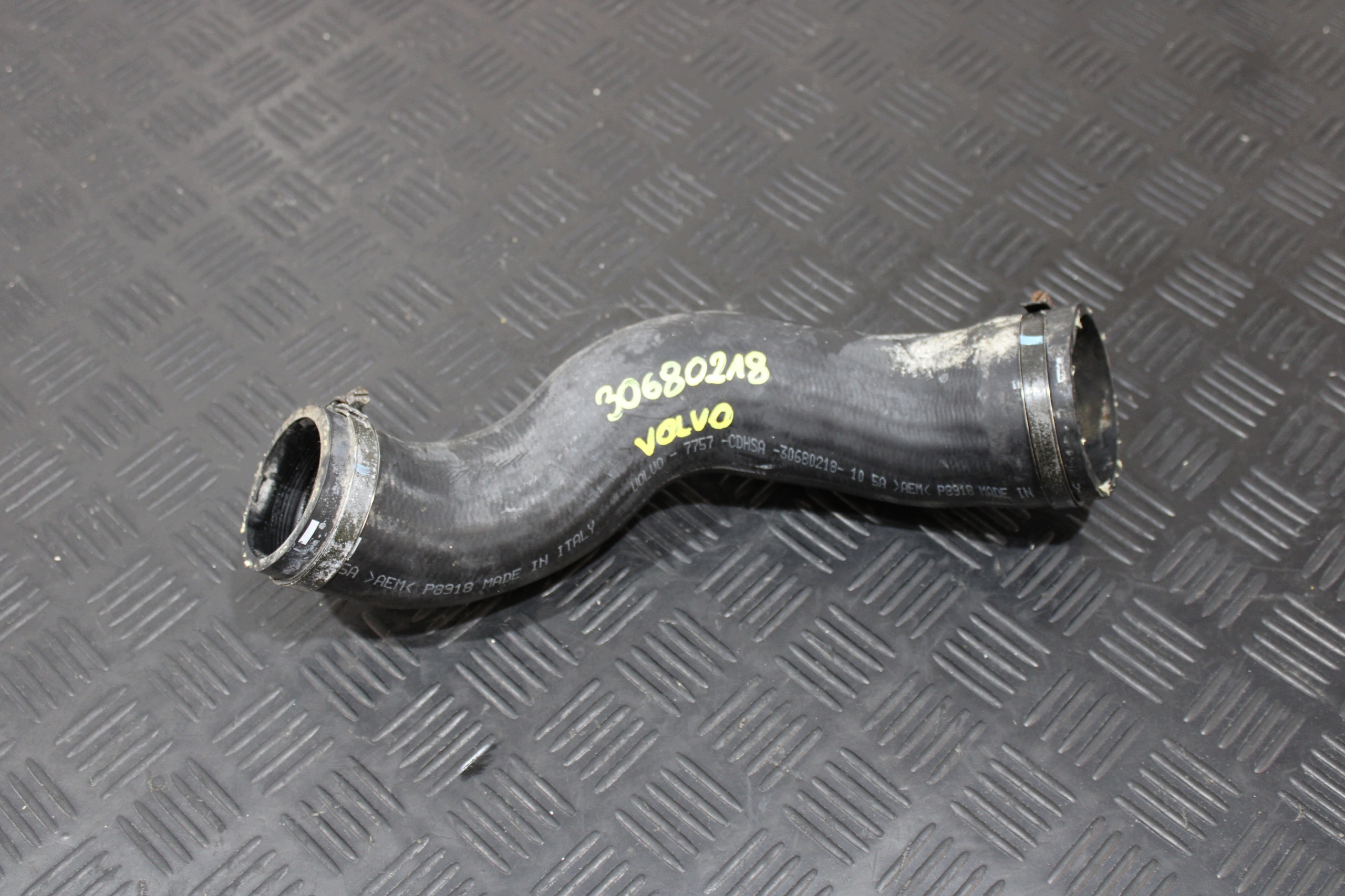 tömlő cső intercooler 30680218 VOLVO V70 III 3