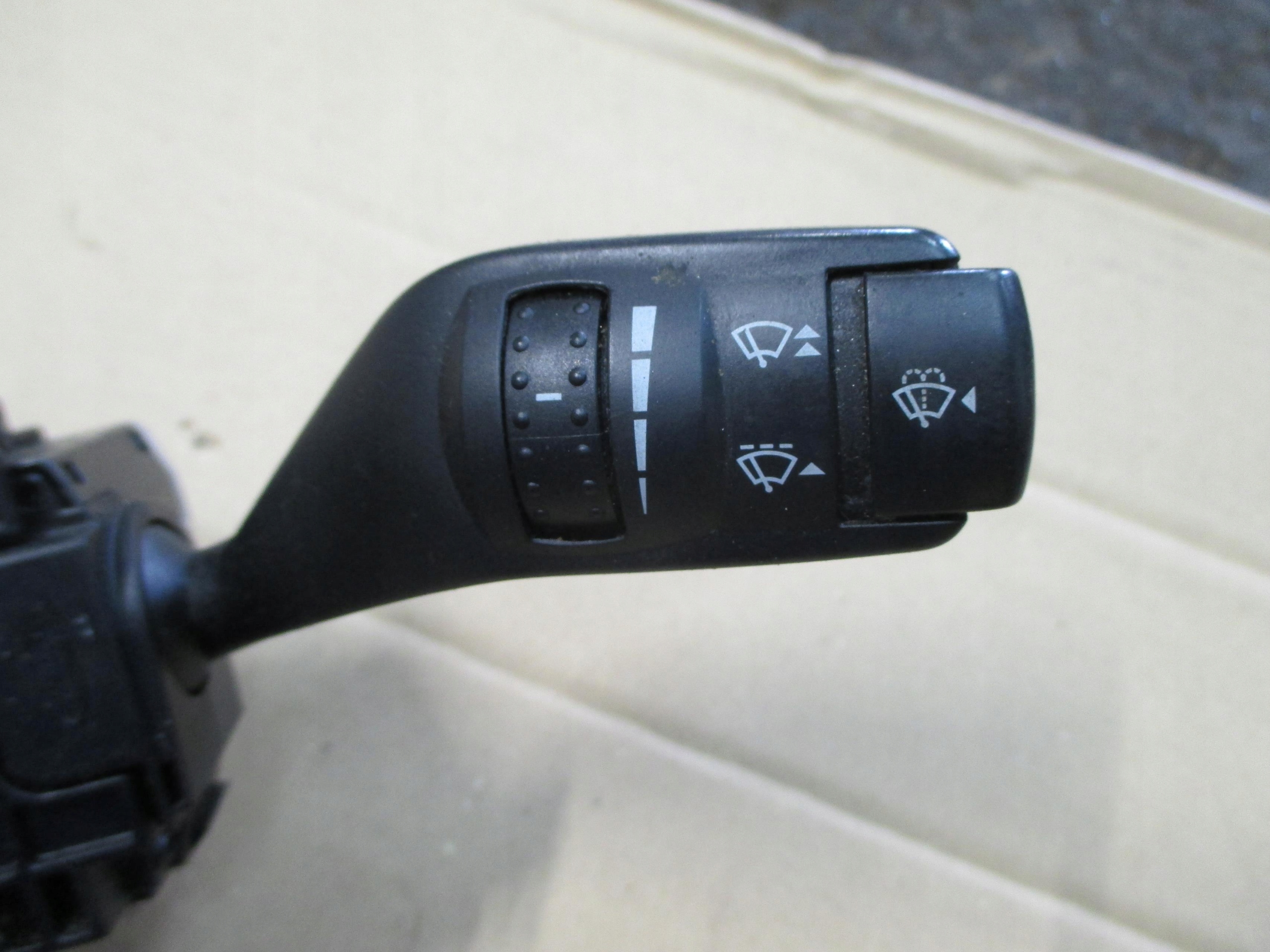 steering wheel levers and controls Focus C-Max 4M5T-14A664-AB