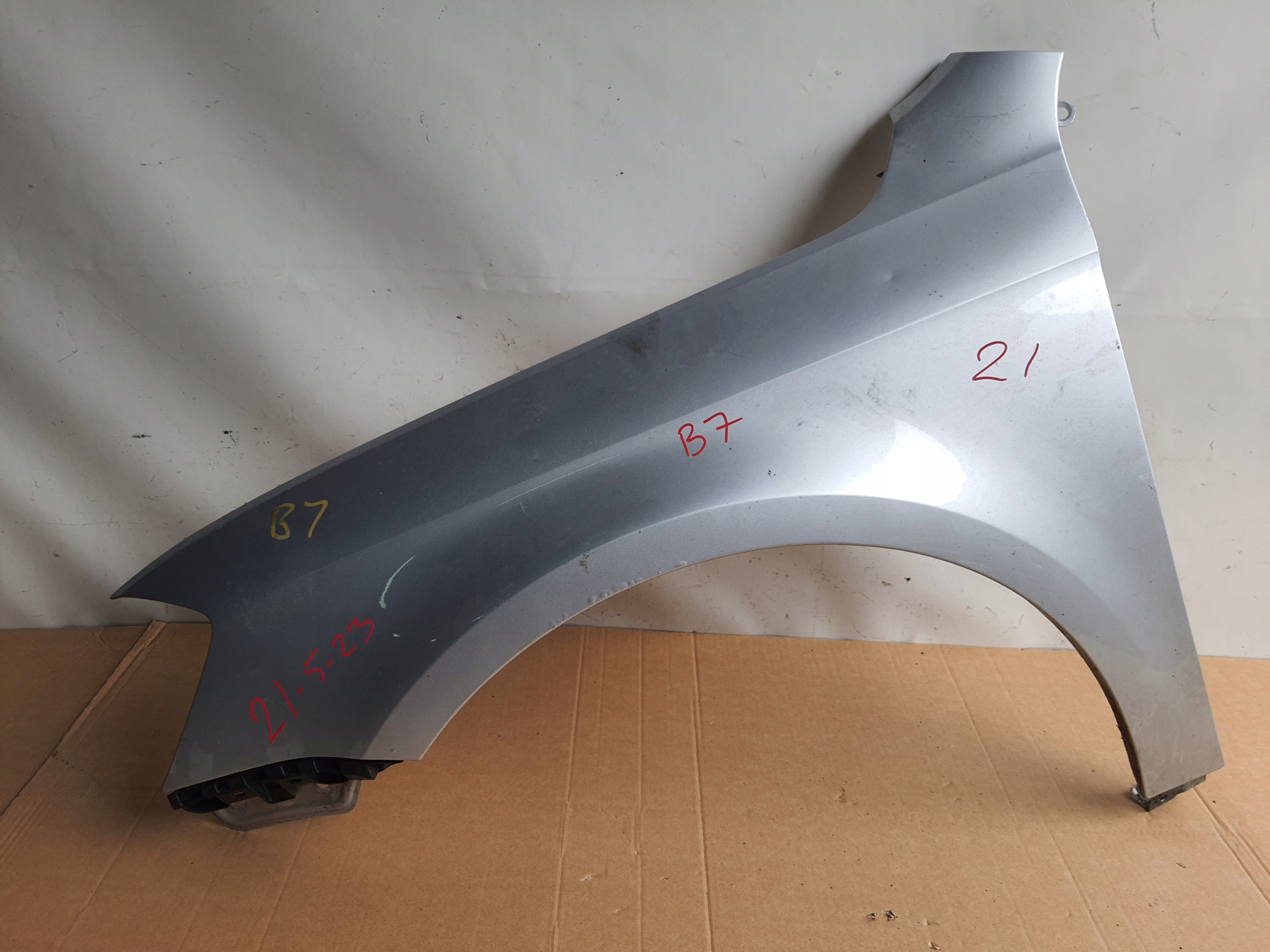 VOLKSWAGEN PASSAT B7 10-14 fender left