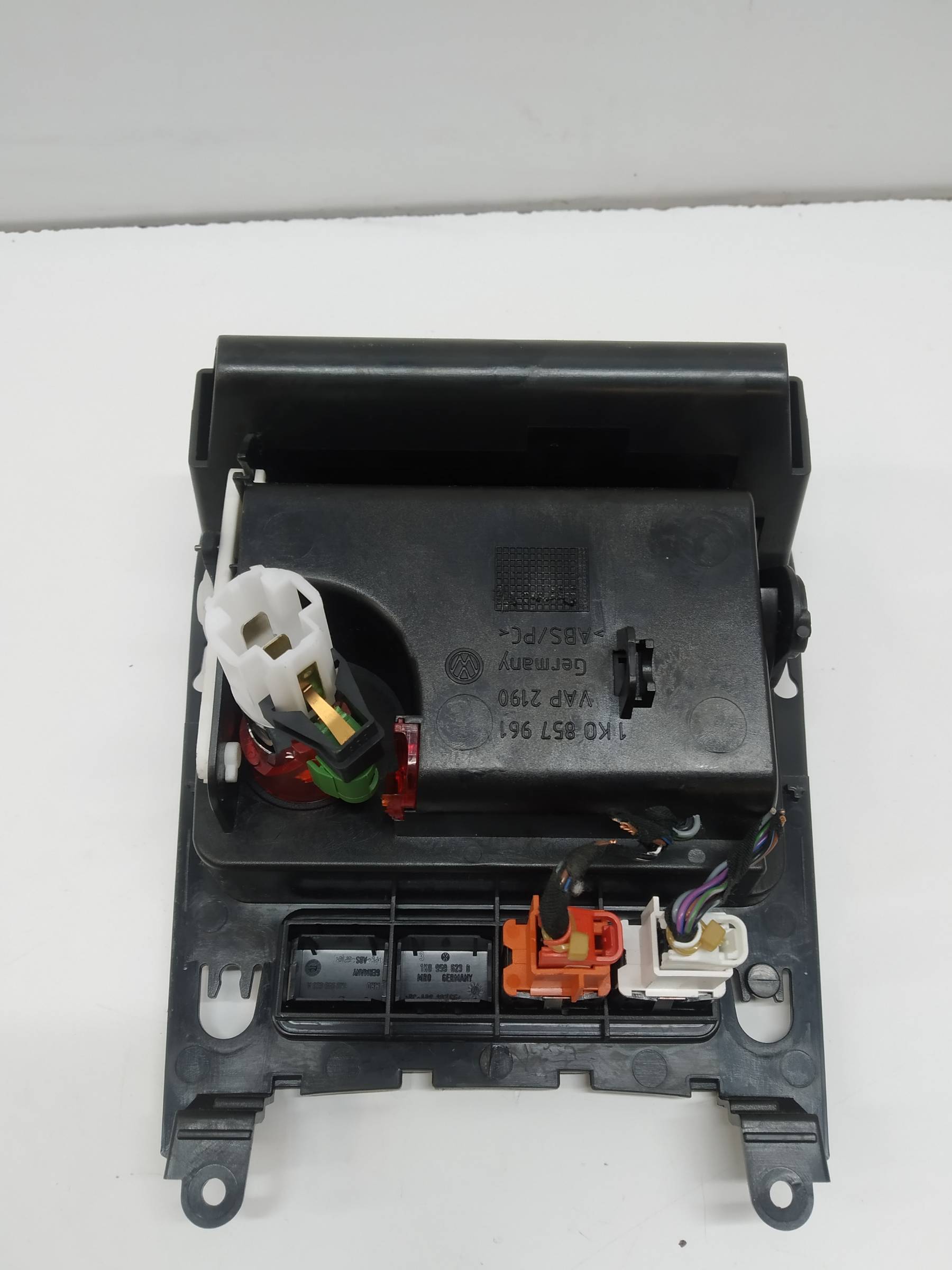popolník 1K0857961 VW Volkswagen Golf V (2004-2009)