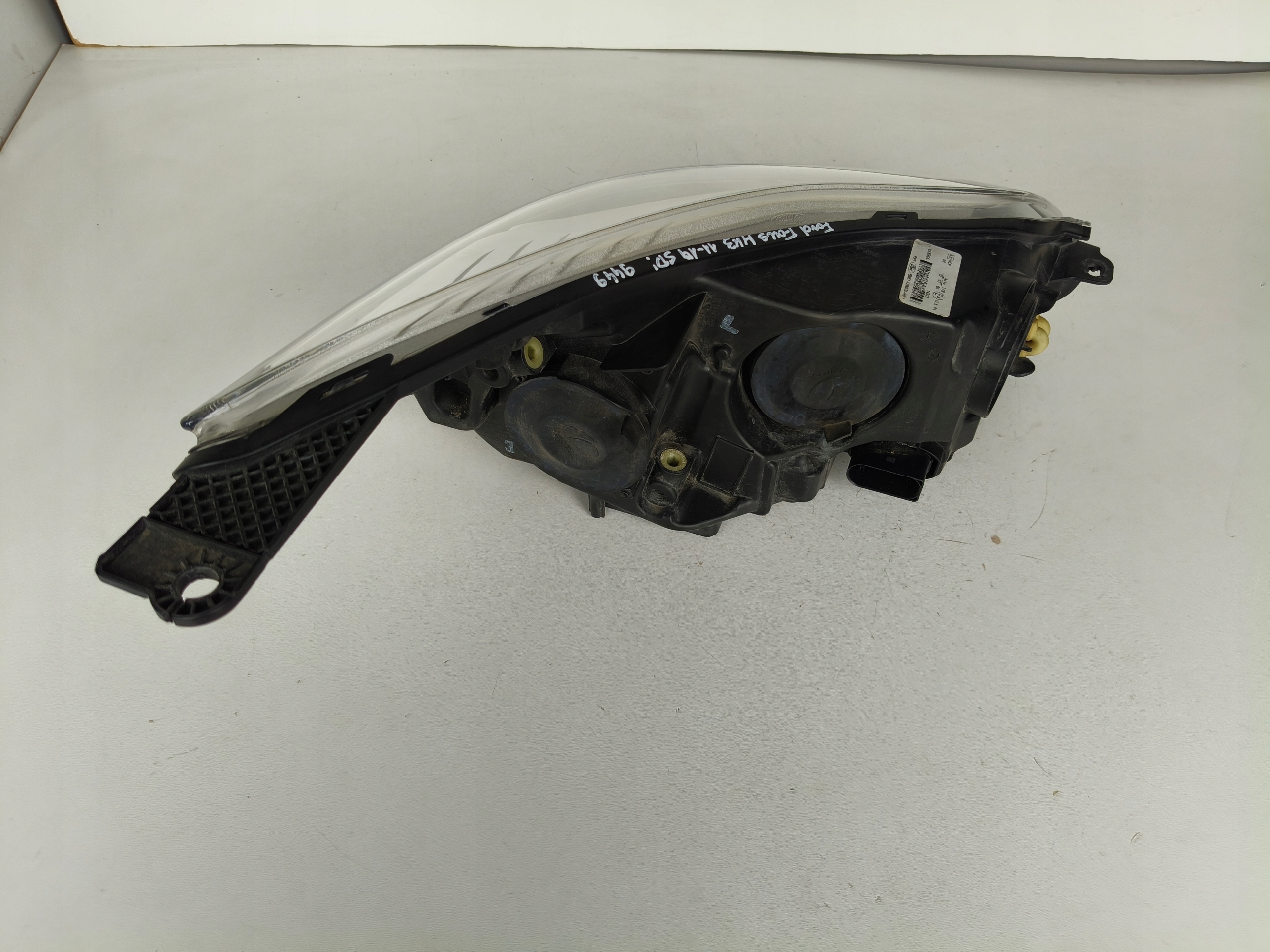light left REFLEKTOR FORD FOCUS MK3 11-14