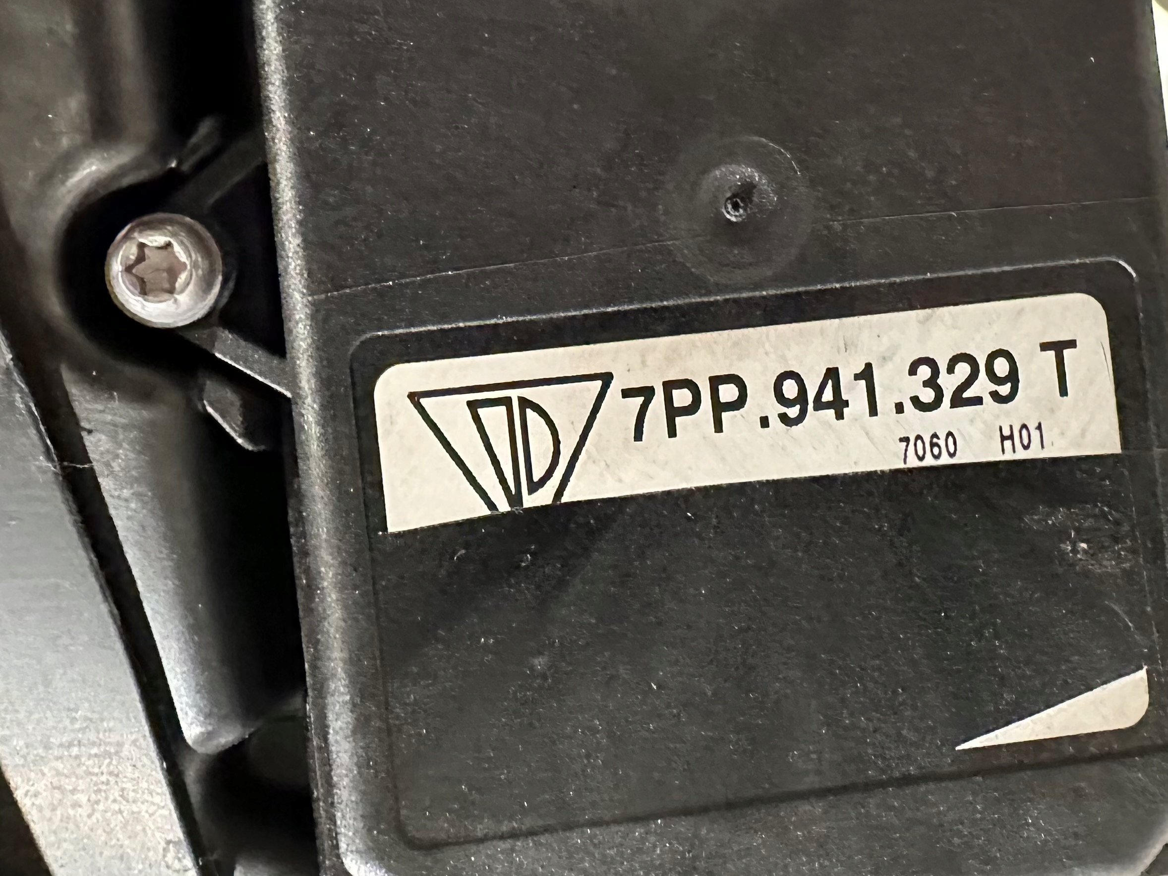 PORSCHE 991 front light RH 99163117223 7PP941329T